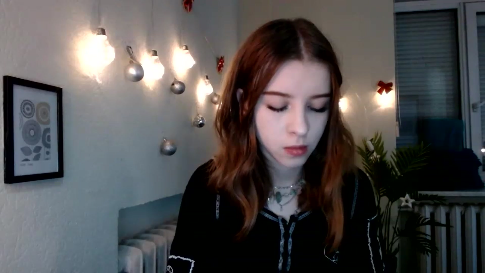 Gallery image thumbnail from Dreamy_devil's myfreecams stream on, 12/29/2022, 14:34 image 6 of 20