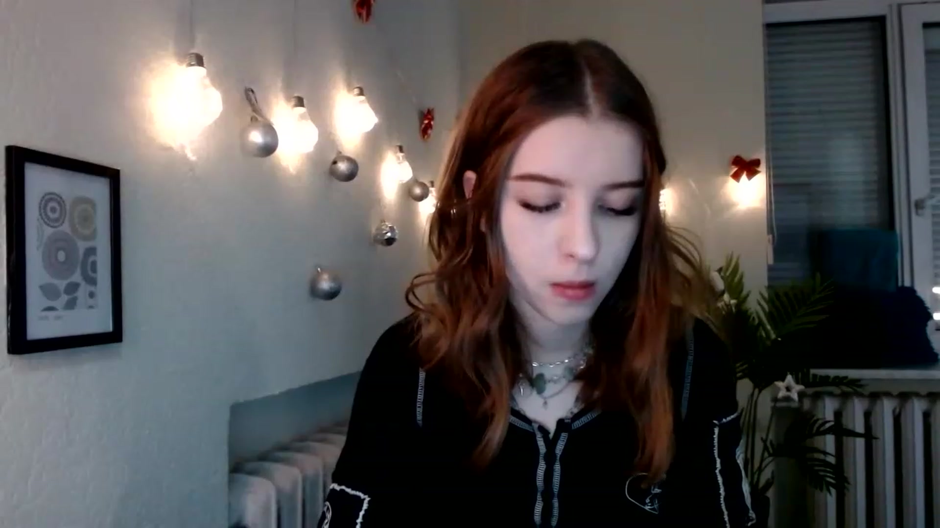 Gallery image thumbnail from Dreamy_devil's myfreecams stream on, 12/29/2022, 14:34 image 19 of 20