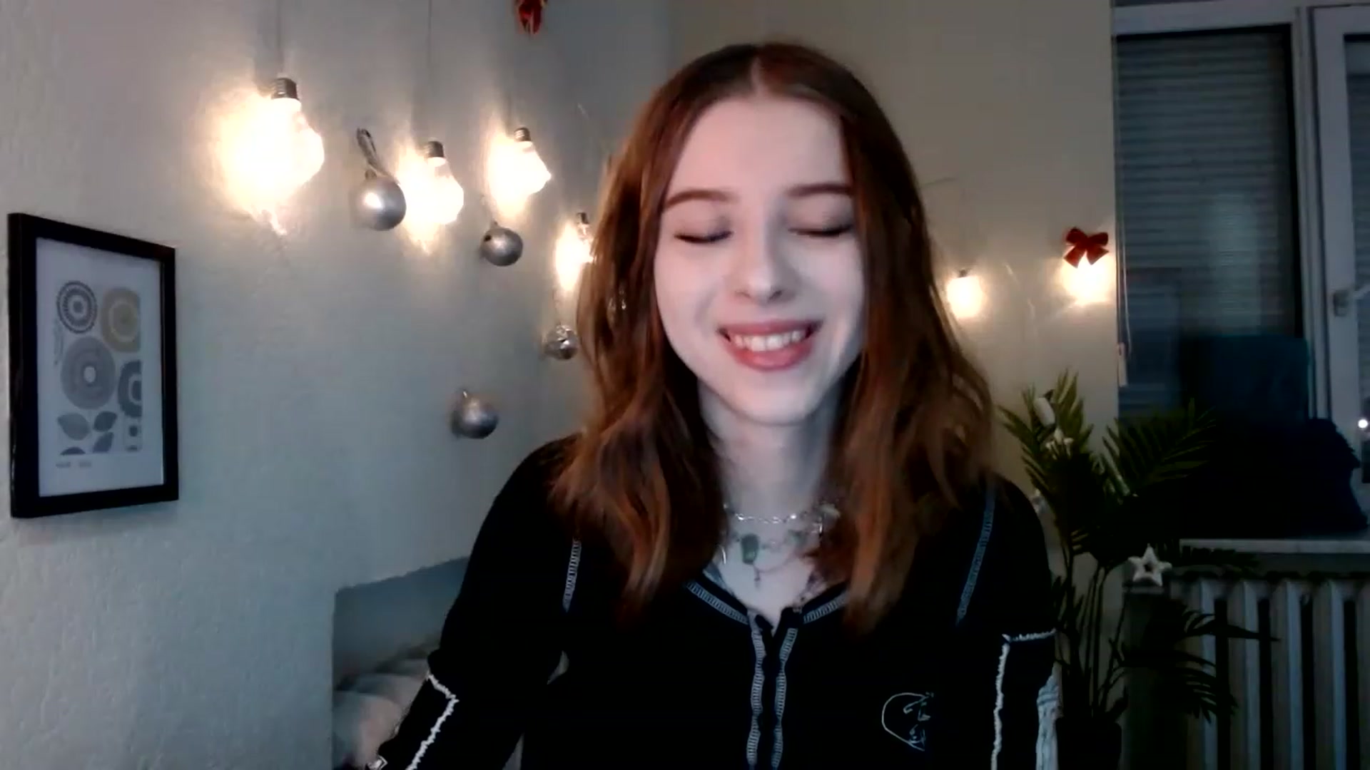Gallery image thumbnail from Dreamy_devil's myfreecams stream on, 12/29/2022, 14:34 image 5 of 20