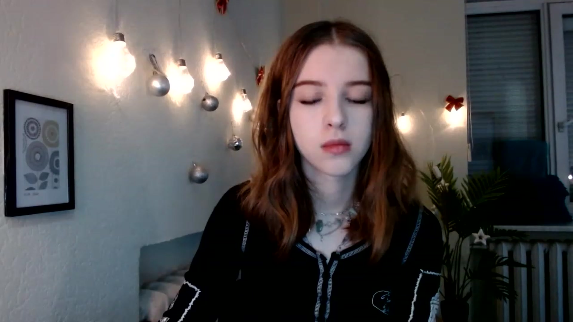 Gallery image thumbnail from Dreamy_devil's myfreecams stream on, 12/29/2022, 14:34 image 4 of 20