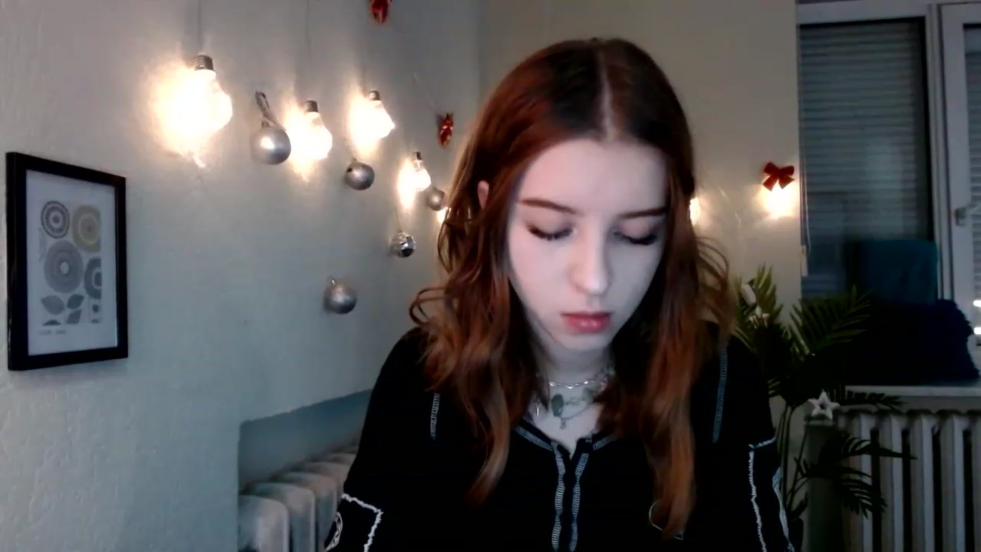 Gallery image thumbnail from Dreamy_devil's myfreecams stream on, 12/29/2022, 14:34 image 18 of 20
