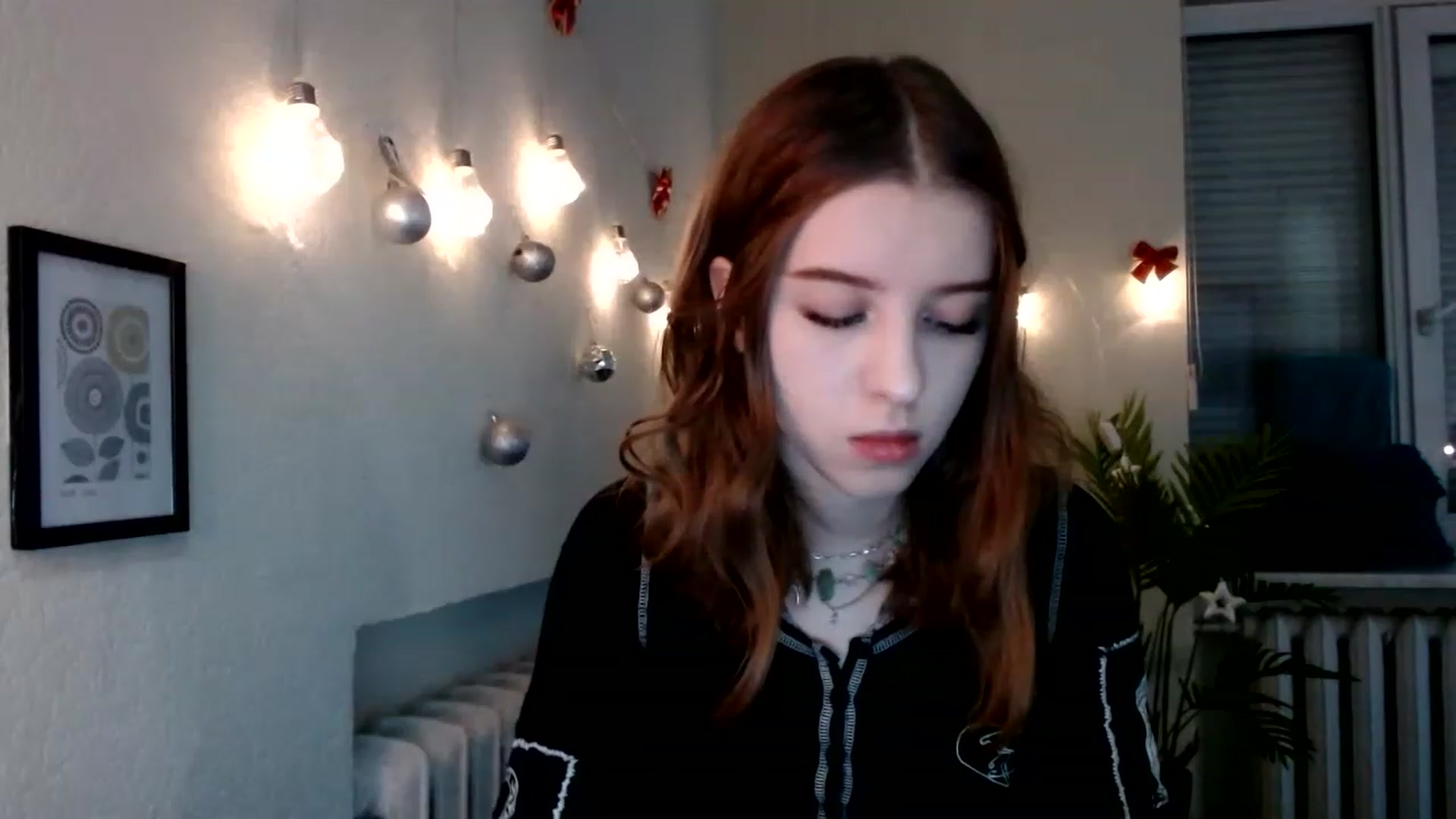Gallery image thumbnail from Dreamy_devil's myfreecams stream on, 12/29/2022, 14:34 image 17 of 20