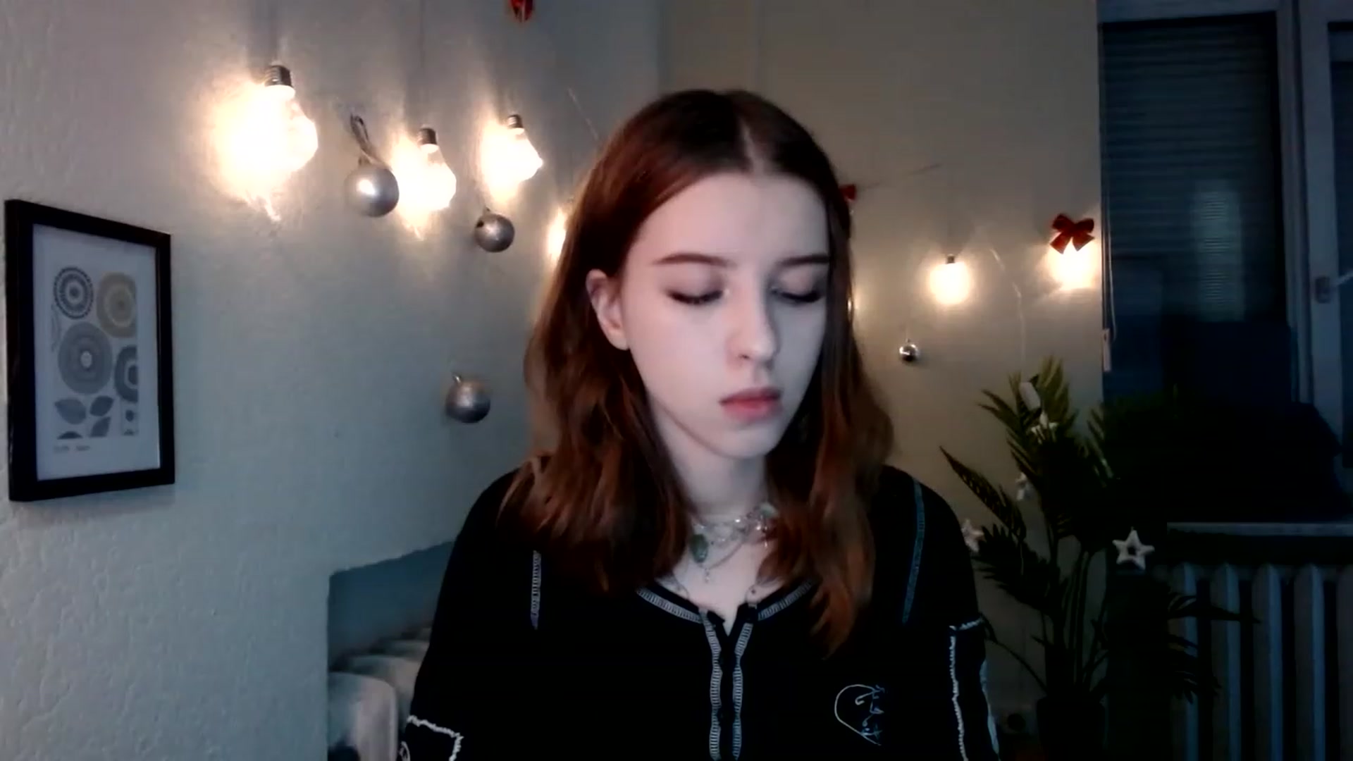 Gallery image thumbnail from Dreamy_devil's myfreecams stream on, 12/29/2022, 15:17 image 18 of 20