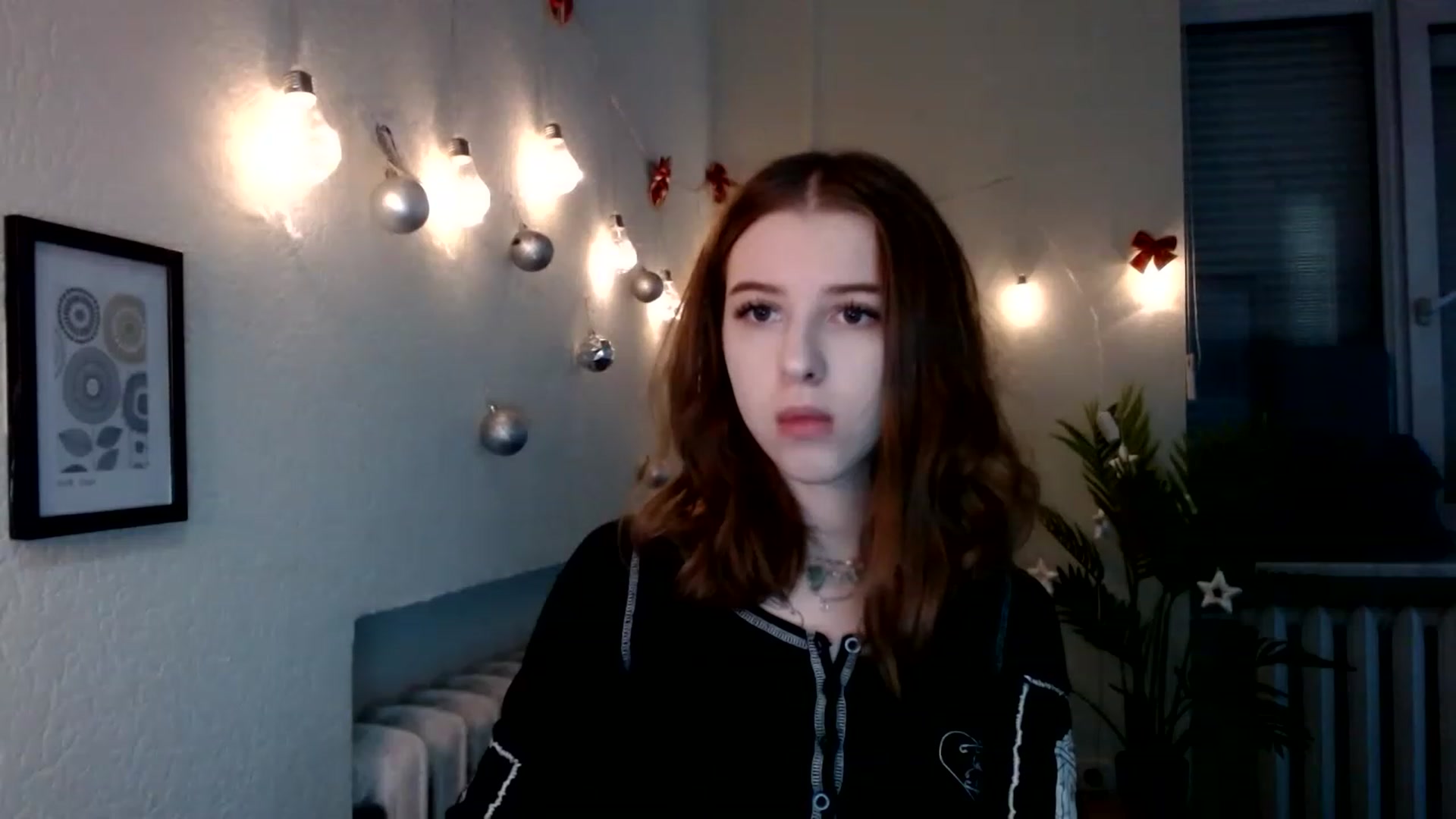 Gallery image thumbnail from Dreamy_devil's myfreecams stream on, 12/29/2022, 15:17 image 6 of 20
