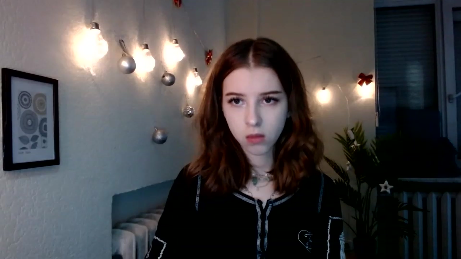 Gallery image thumbnail from Dreamy_devil's myfreecams stream on, 12/29/2022, 15:17 image 4 of 20
