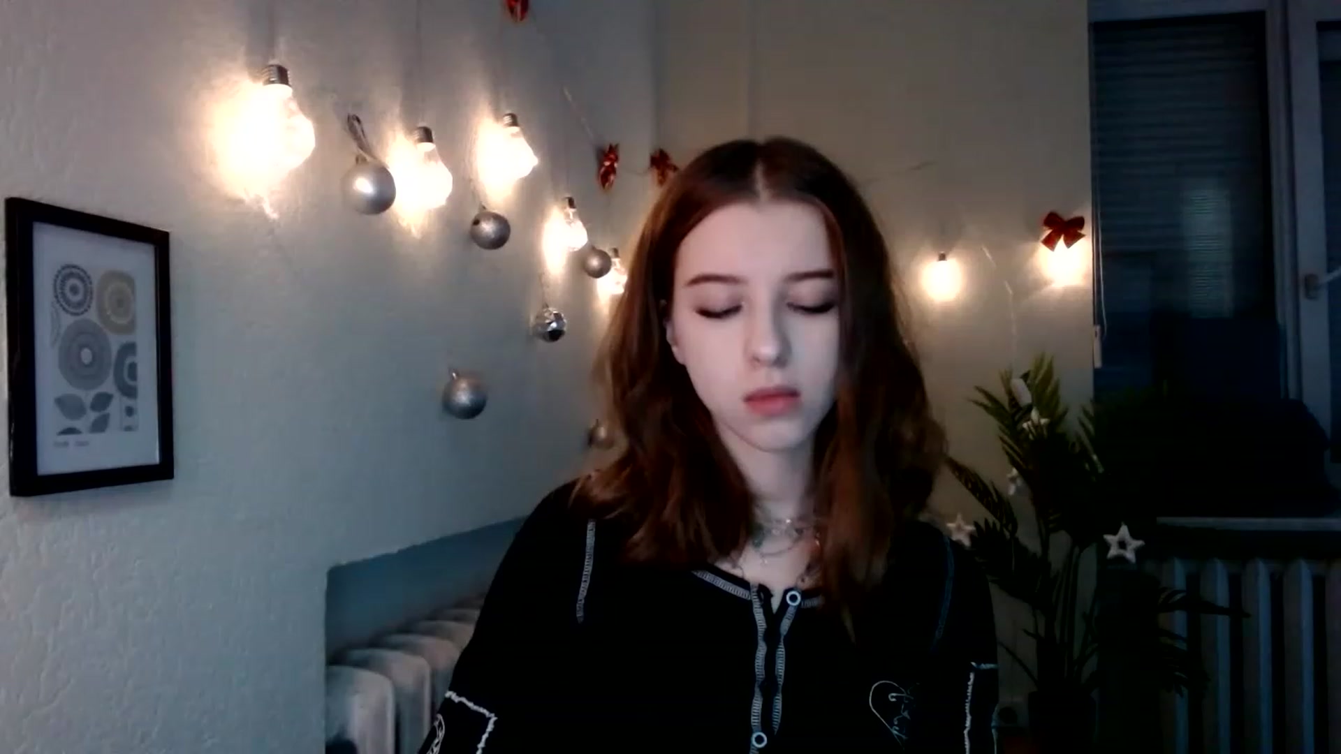 Gallery image thumbnail from Dreamy_devil's myfreecams stream on, 12/29/2022, 15:17 image 8 of 20