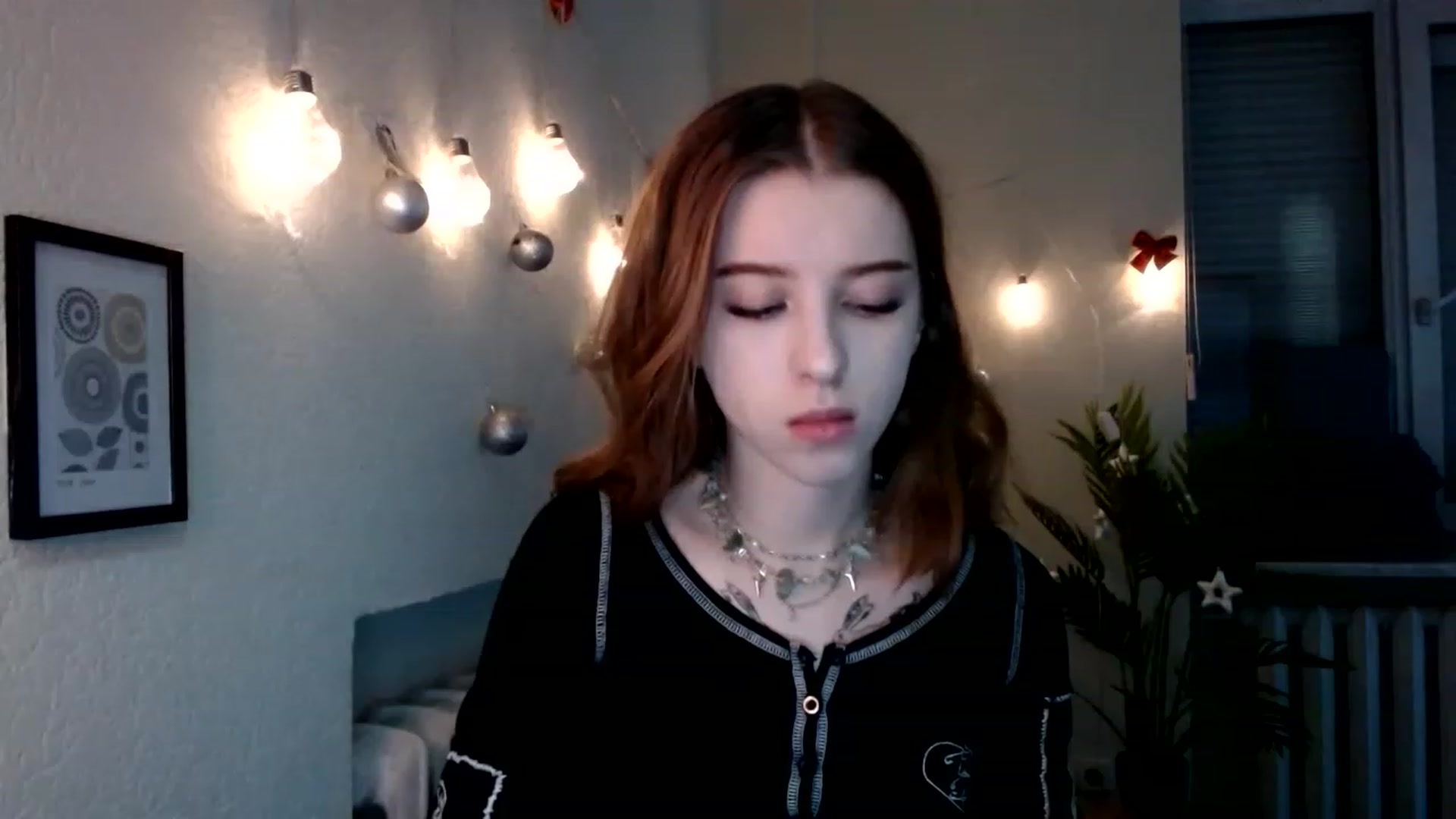 Gallery image thumbnail from Dreamy_devil's myfreecams stream on, 12/29/2022, 15:50 image 19 of 20