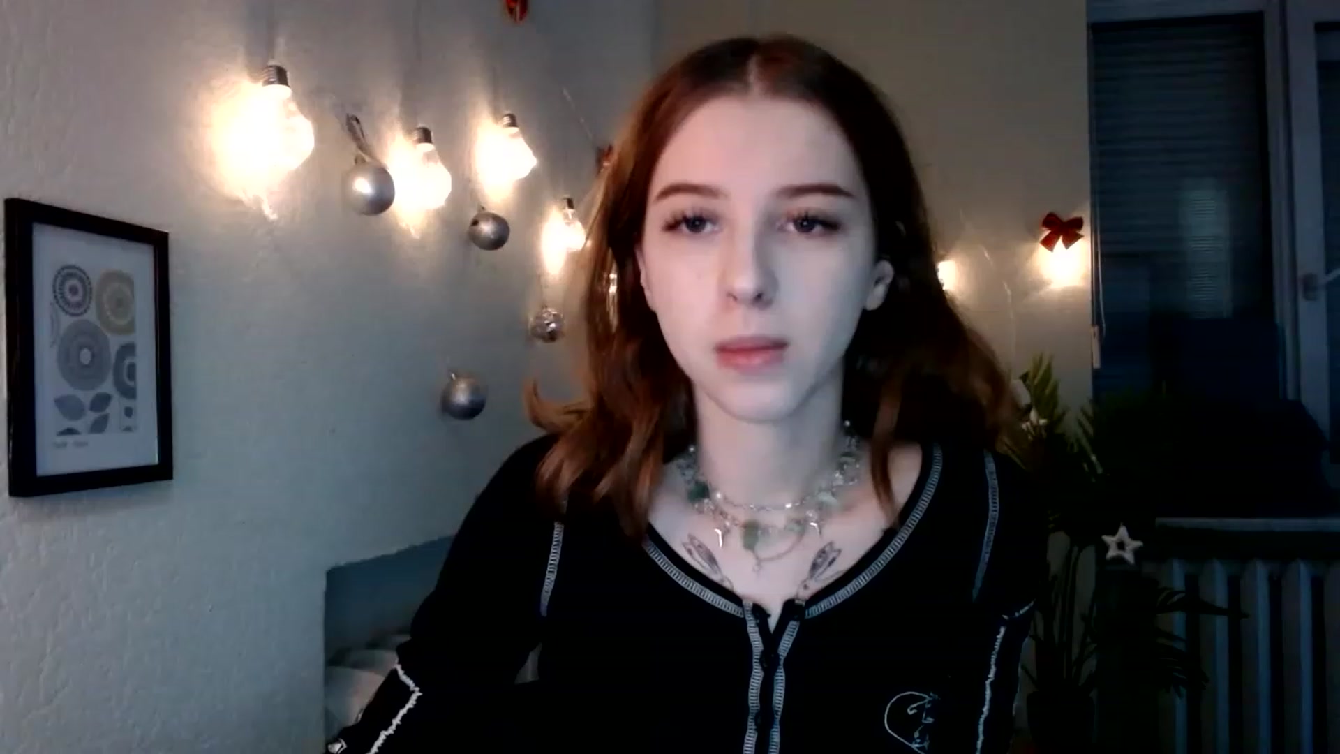 Gallery image thumbnail from Dreamy_devil's myfreecams stream on, 12/29/2022, 15:50 image 17 of 20