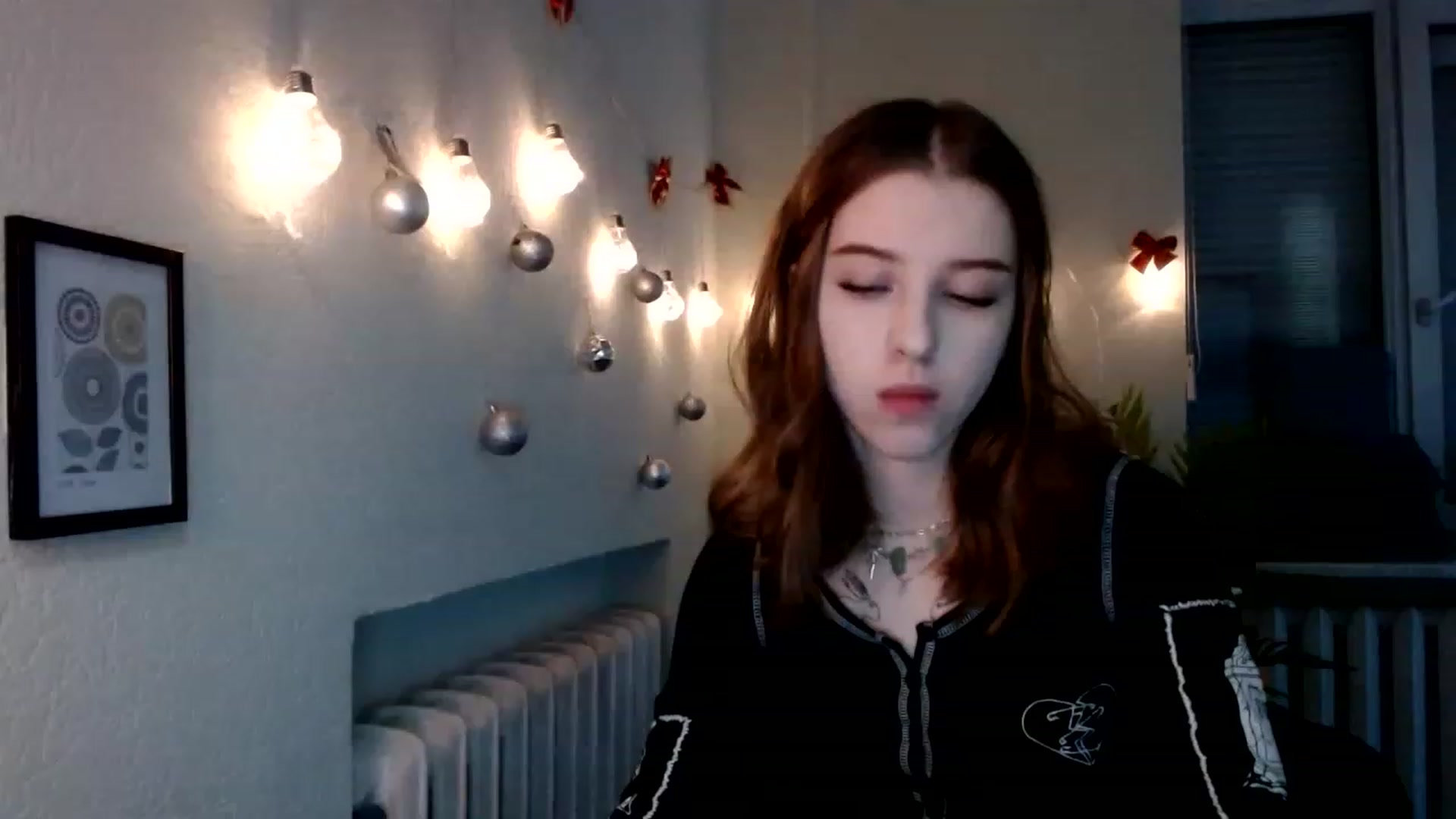 Gallery image thumbnail from Dreamy_devil's myfreecams stream on, 12/29/2022, 15:50 image 1 of 20