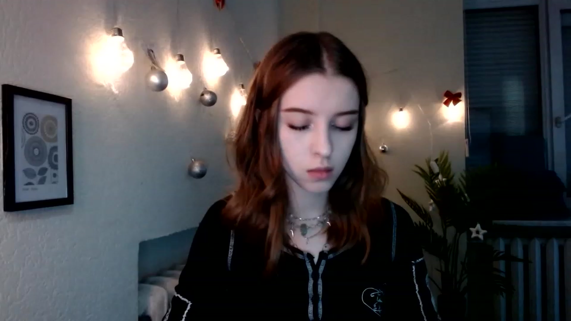 Gallery image thumbnail from Dreamy_devil's myfreecams stream on, 12/29/2022, 15:50 image 15 of 20