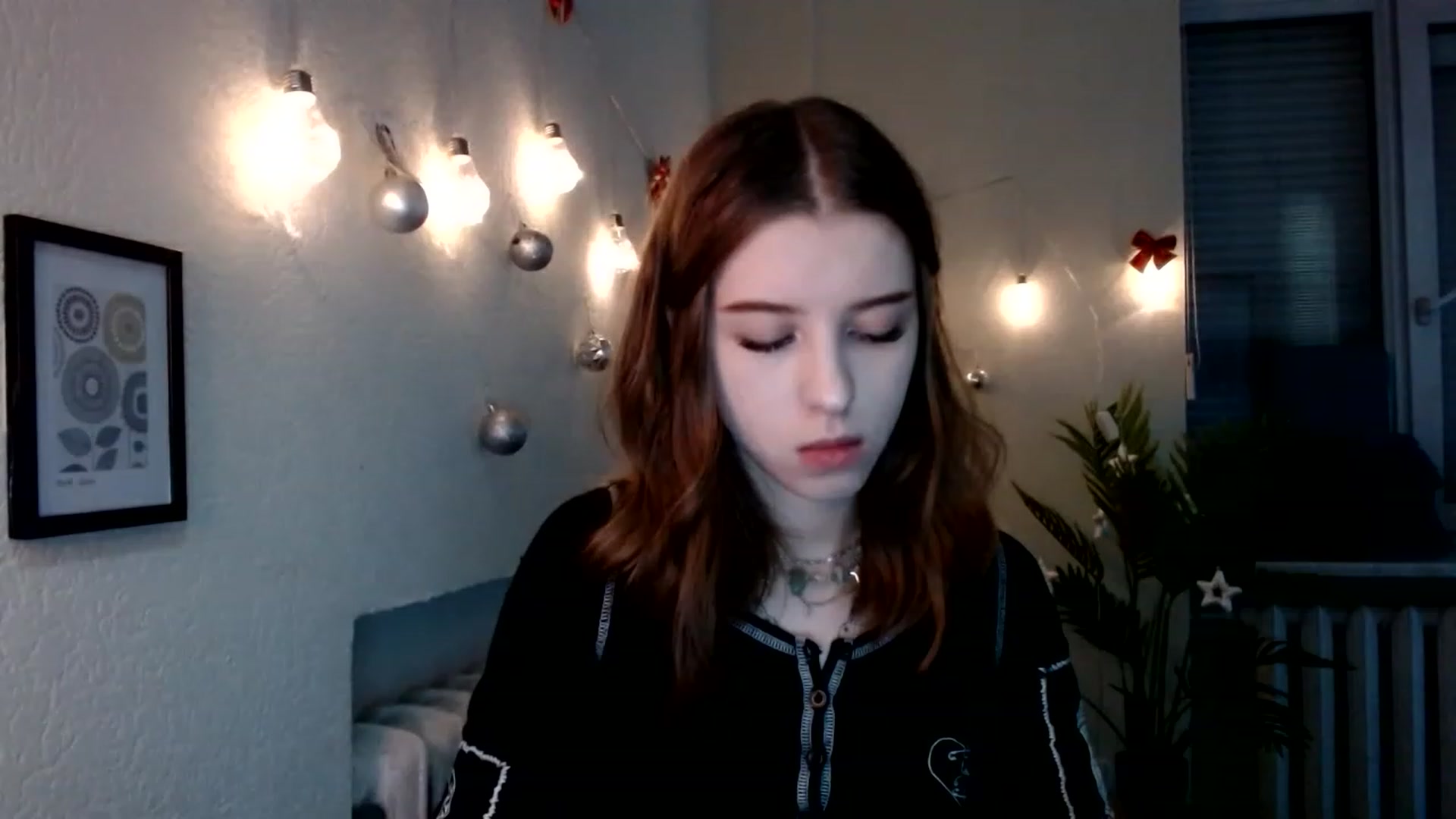 Gallery image thumbnail from Dreamy_devil's myfreecams stream on, 12/29/2022, 15:50 image 6 of 20