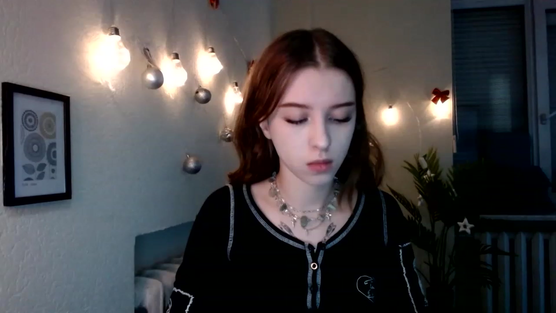 Gallery image thumbnail from Dreamy_devil's myfreecams stream on, 12/29/2022, 15:50 image 18 of 20