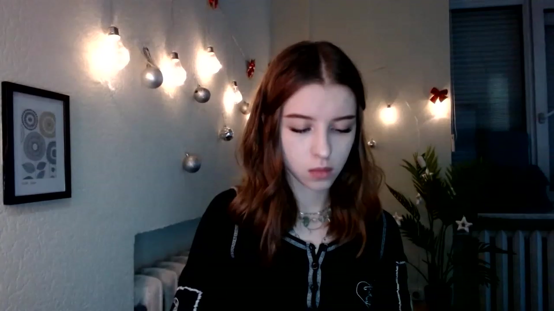 Gallery image thumbnail from Dreamy_devil's myfreecams stream on, 12/29/2022, 15:50 image 9 of 20