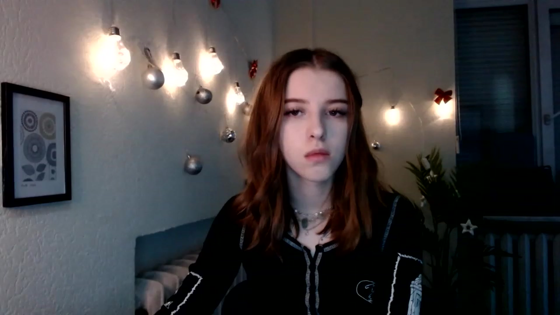 Gallery image thumbnail from Dreamy_devil's myfreecams stream on, 12/29/2022, 16:38 image 17 of 20