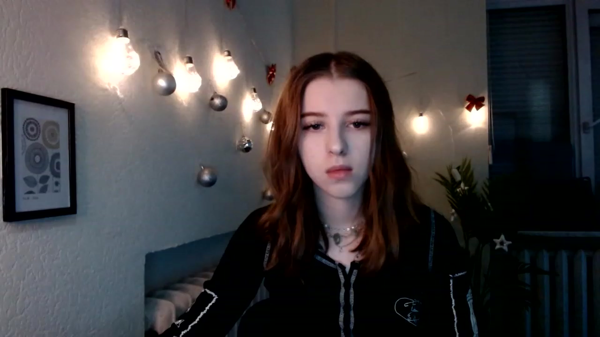 Gallery image thumbnail from Dreamy_devil's myfreecams stream on, 12/29/2022, 16:38 image 15 of 20