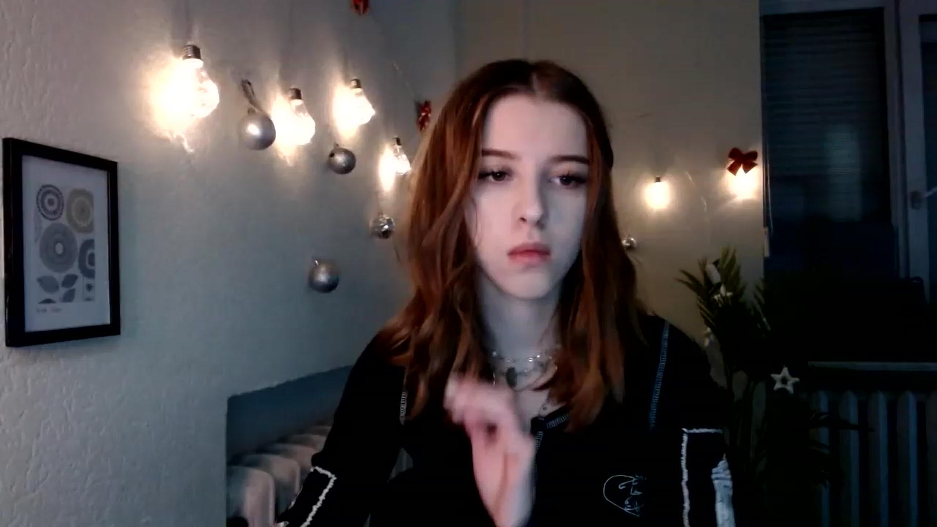 Gallery image thumbnail from Dreamy_devil's myfreecams stream on, 12/29/2022, 16:38 image 7 of 20