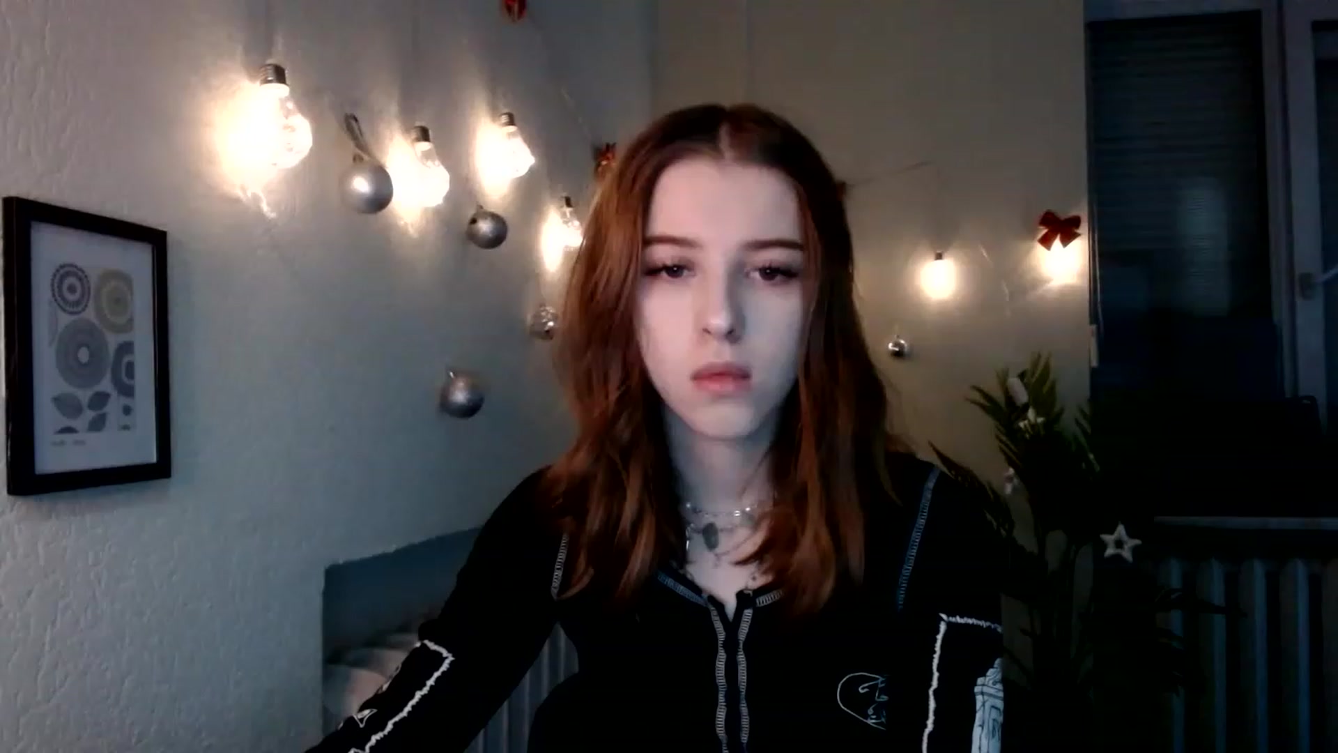 Gallery image thumbnail from Dreamy_devil's myfreecams stream on, 12/29/2022, 16:38 image 10 of 20