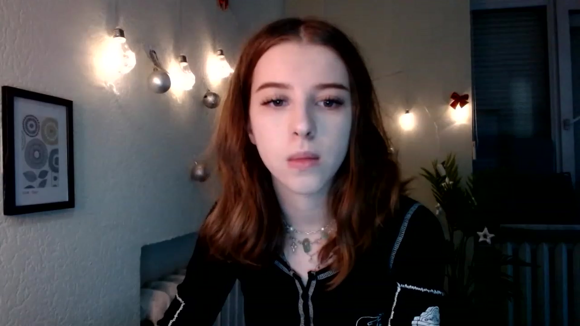 Gallery image thumbnail from Dreamy_devil's myfreecams stream on, 12/29/2022, 17:15 image 4 of 20