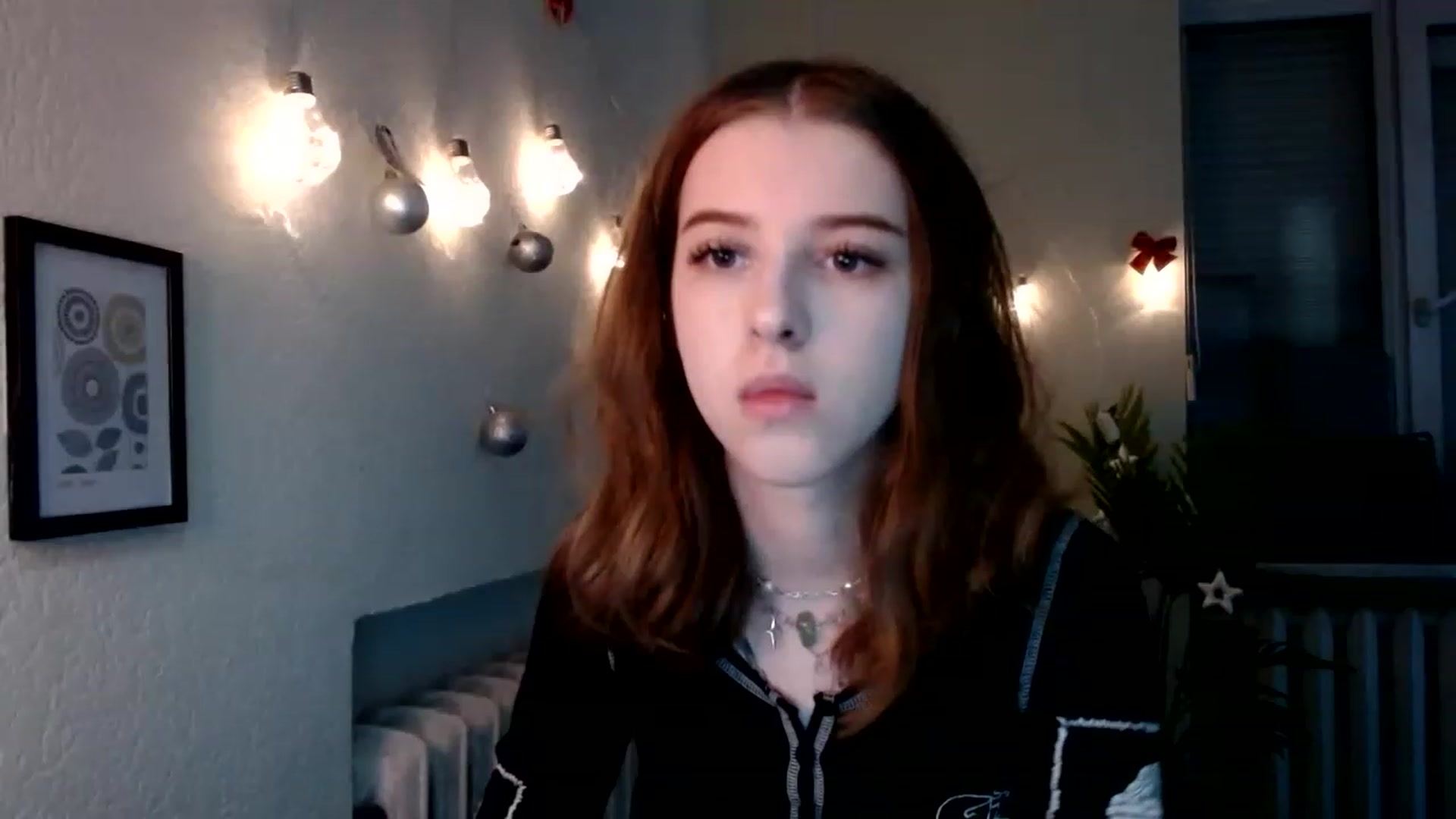Gallery image thumbnail from Dreamy_devil's myfreecams stream on, 12/29/2022, 17:15 image 6 of 20