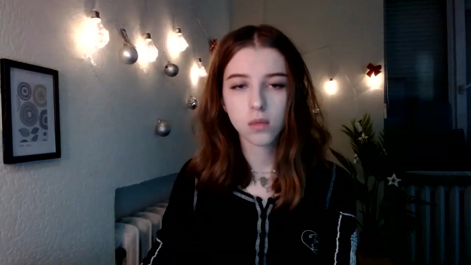Gallery image thumbnail from Dreamy_devil's myfreecams stream on, 12/29/2022, 17:15 image 14 of 20