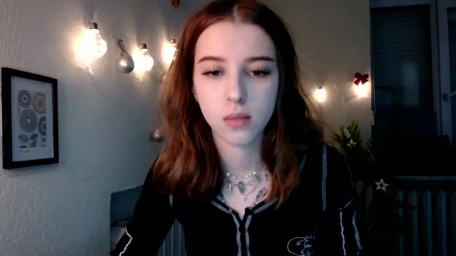 Gallery image thumbnail from Dreamy_devil's myfreecams stream on, 12/29/2022, 17:15 image 1 of 20