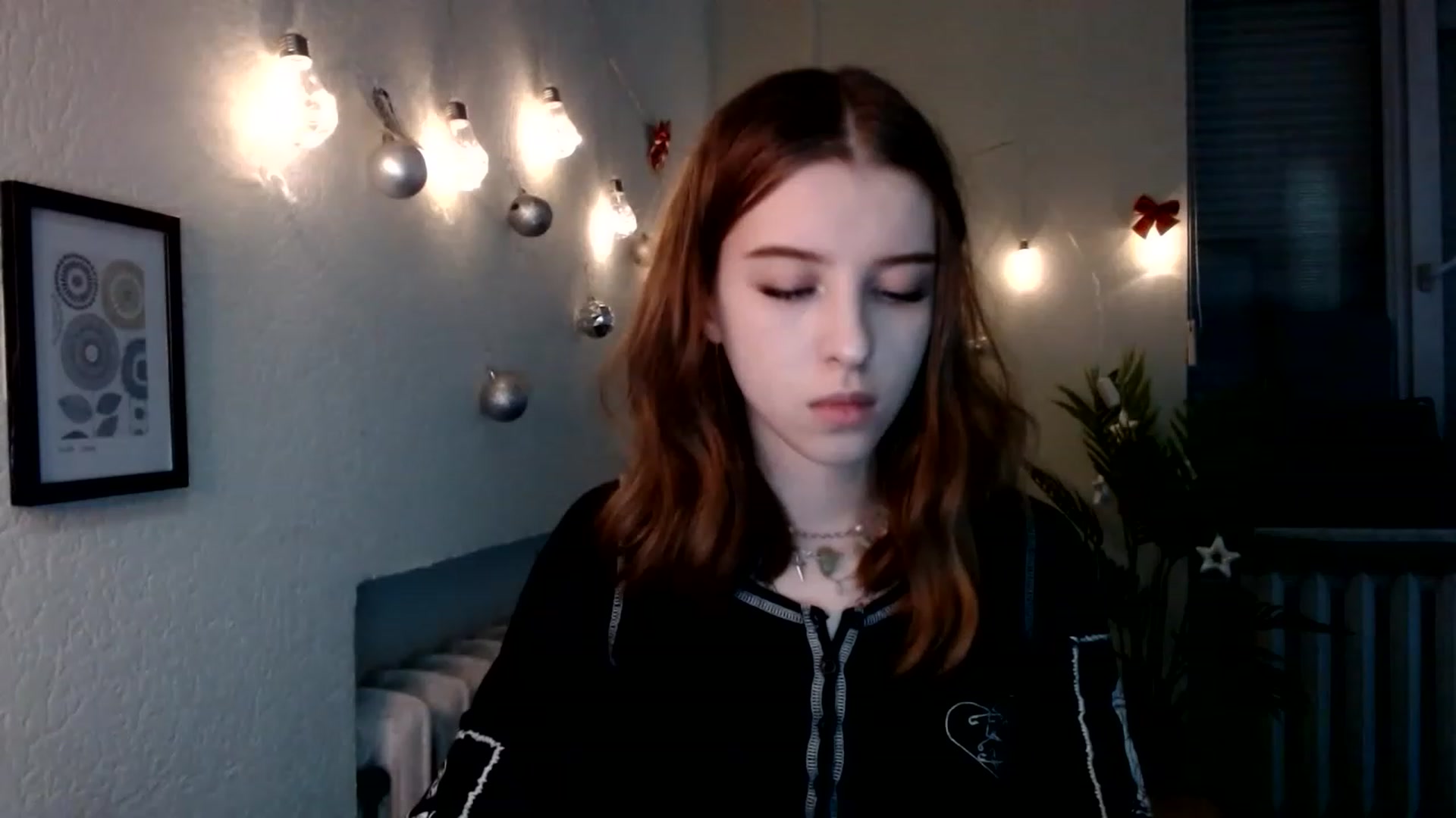 Gallery image thumbnail from Dreamy_devil's myfreecams stream on, 12/29/2022, 17:15 image 13 of 20