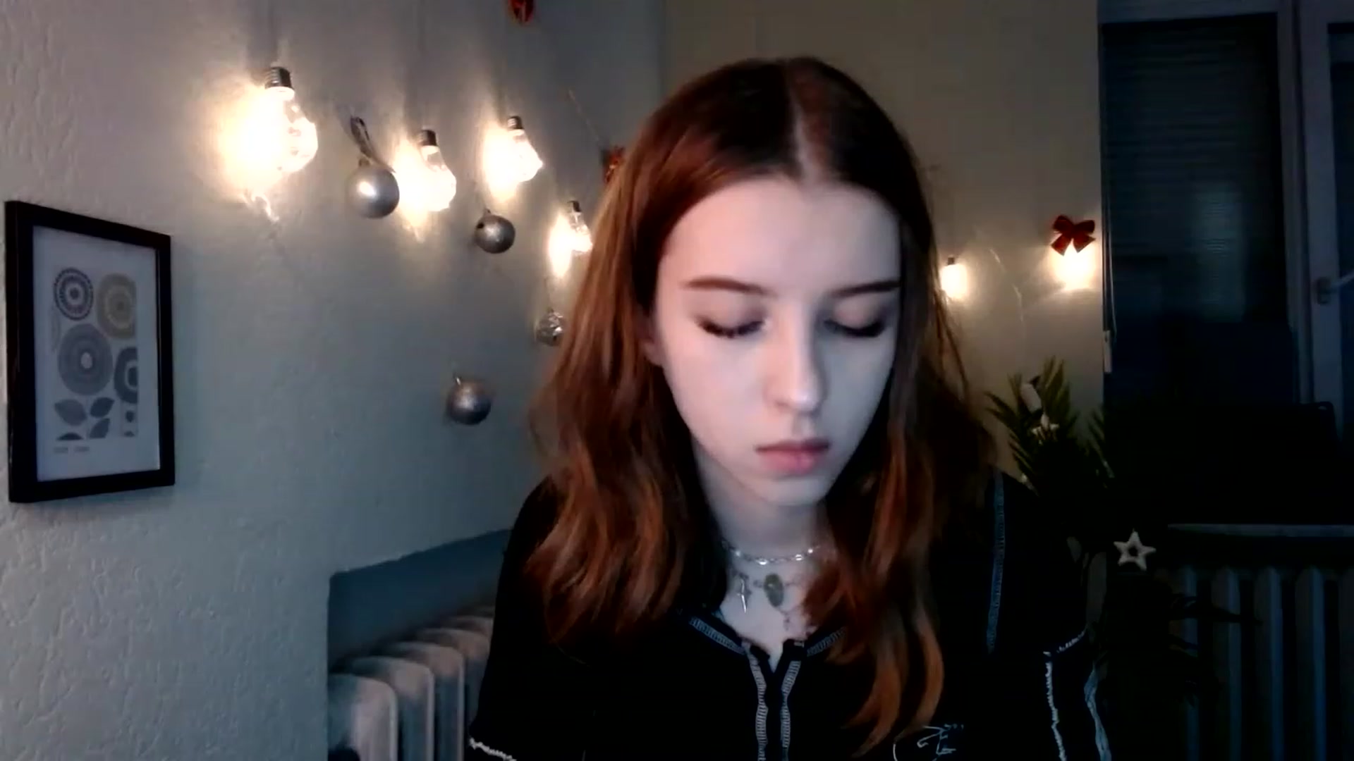 Gallery image thumbnail from Dreamy_devil's myfreecams stream on, 12/29/2022, 17:15 image 10 of 20