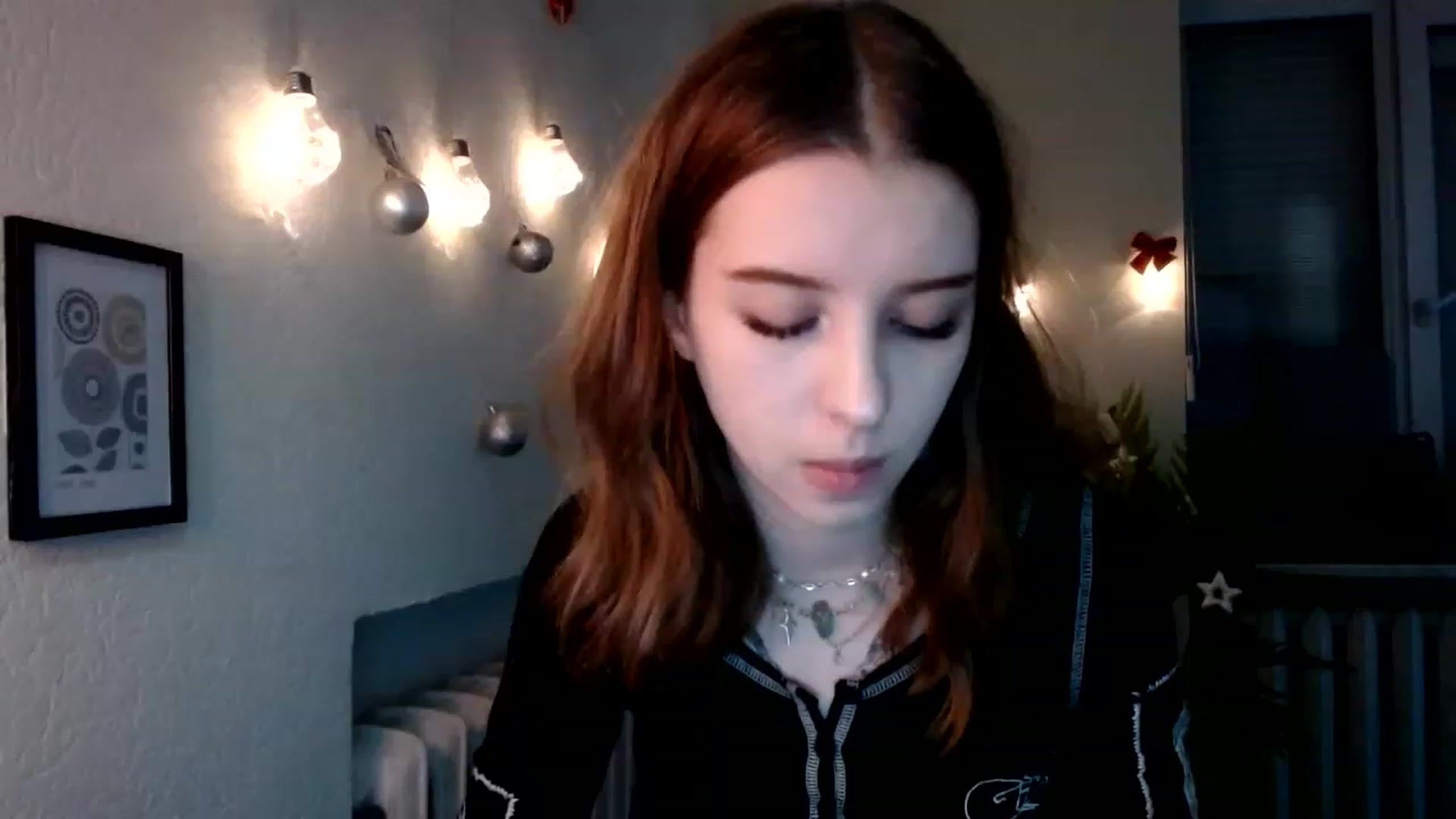 Gallery image thumbnail from Dreamy_devil's myfreecams stream on, 12/29/2022, 17:15 image 3 of 20