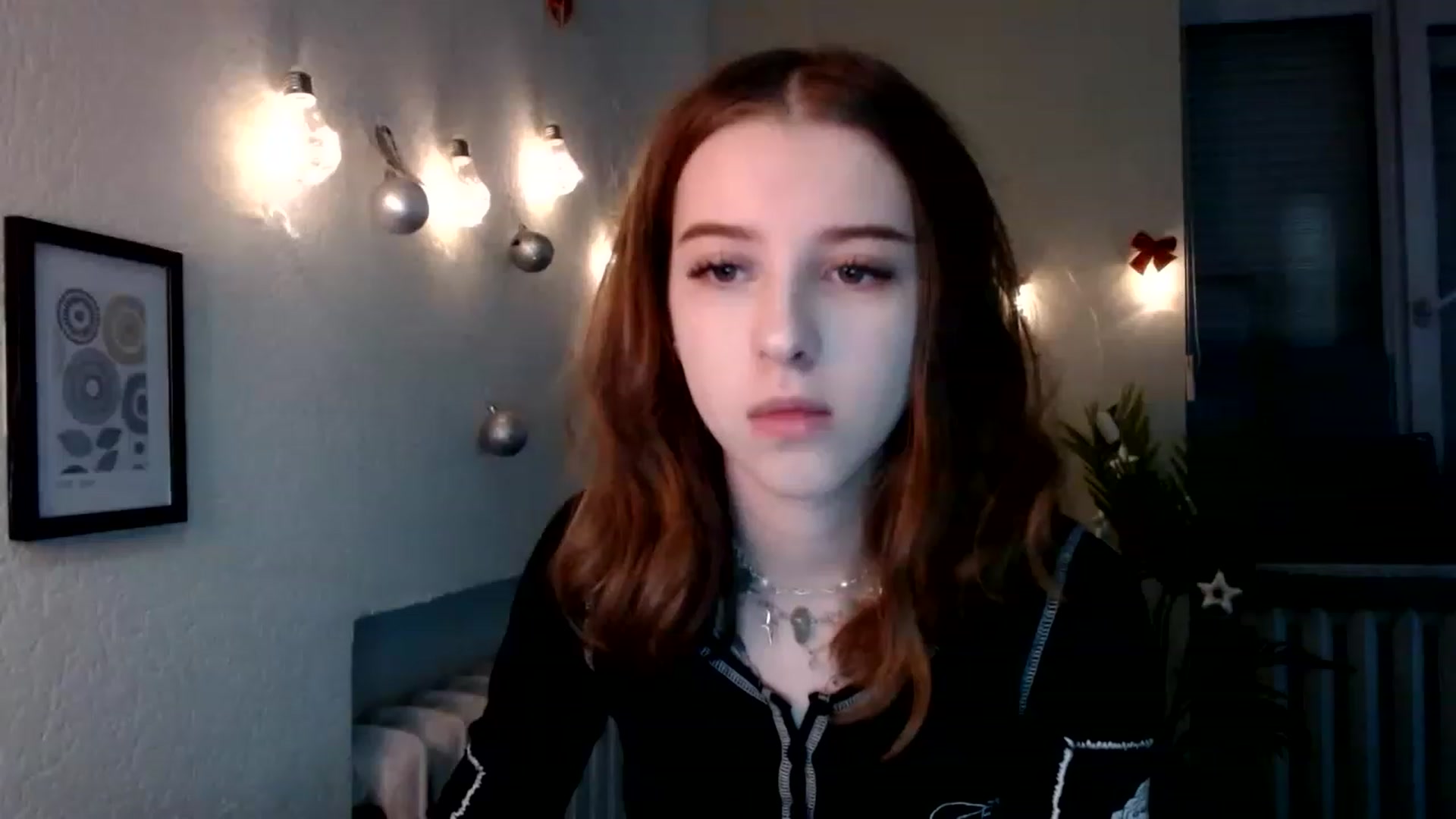 Gallery image thumbnail from Dreamy_devil's myfreecams stream on, 12/29/2022, 17:15 image 9 of 20