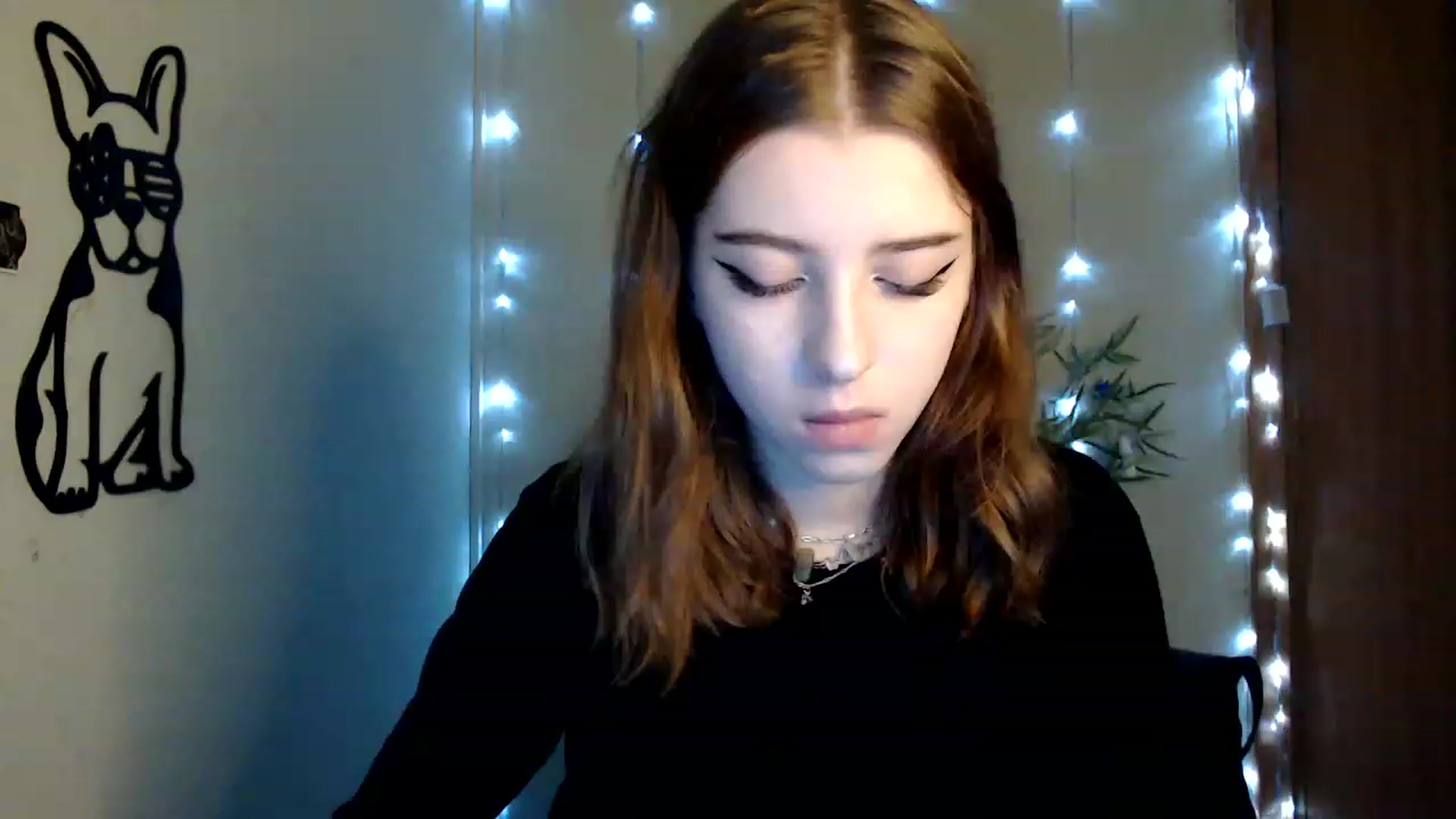 Gallery image thumbnail from Dreamy_devil's myfreecams stream on, 01/03/2023, 10:06 image 13 of 20