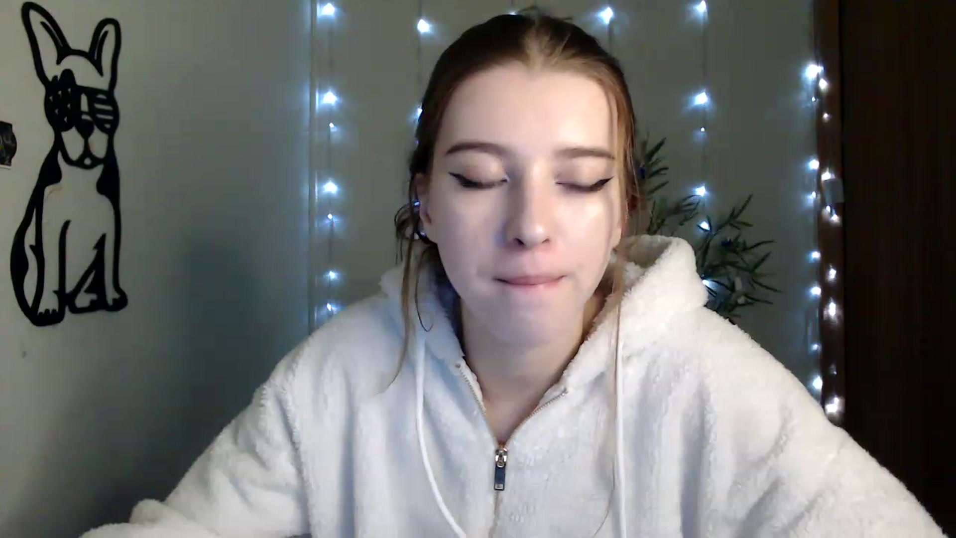 Gallery image thumbnail from Dreamy_devil's myfreecams stream on, 01/06/2023, 10:12 image 19 of 20