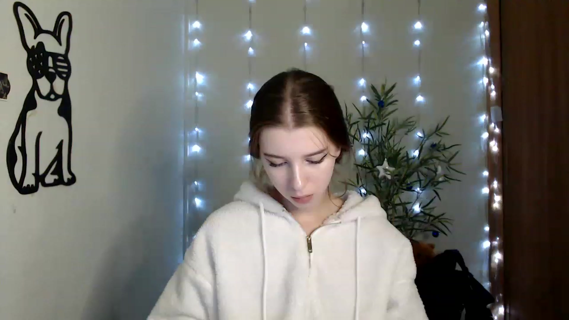 Gallery image thumbnail from Dreamy_devil's myfreecams stream on, 01/06/2023, 11:43 image 10 of 20