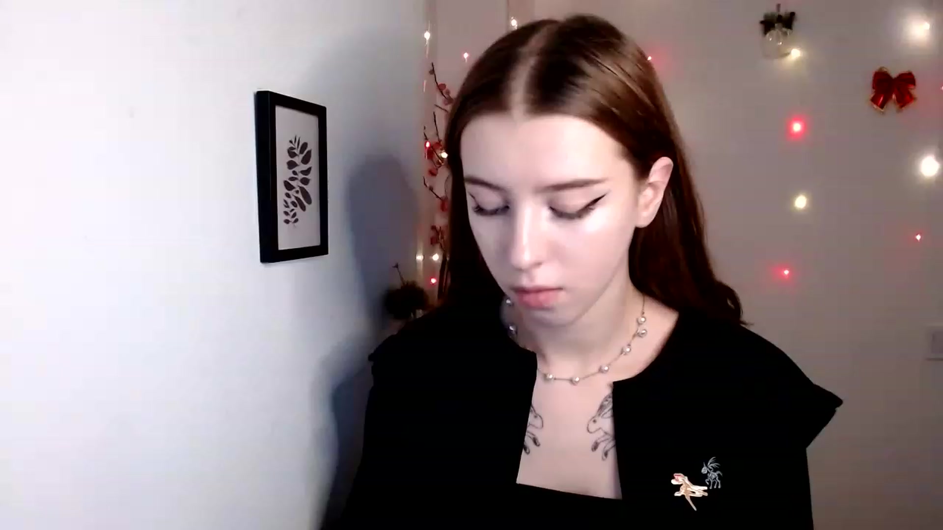 Gallery image thumbnail from Dreamy_devil's myfreecams stream on, 01/08/2023, 17:31 image 8 of 20