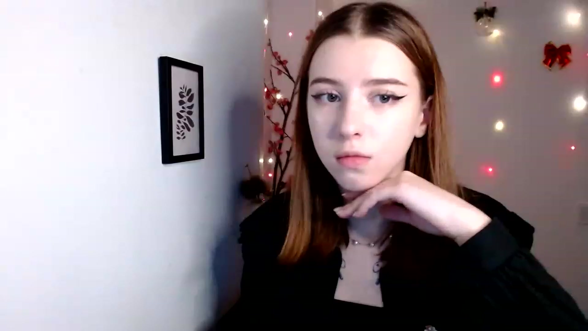 Gallery image thumbnail from Dreamy_devil's myfreecams stream on, 01/08/2023, 17:52 image 14 of 20