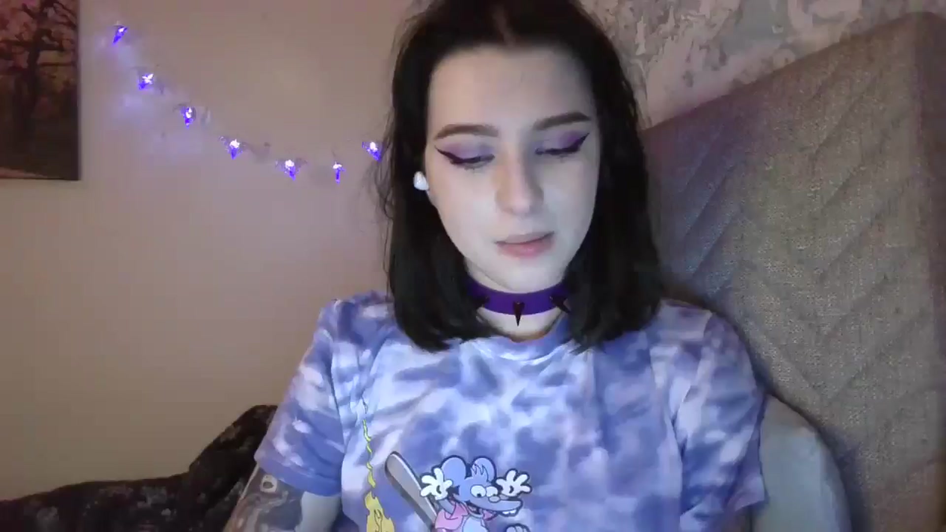 Gallery image thumbnail from Dreamy_devil's myfreecams stream on, 10/04/2025, 21:22 image 4 of 20
