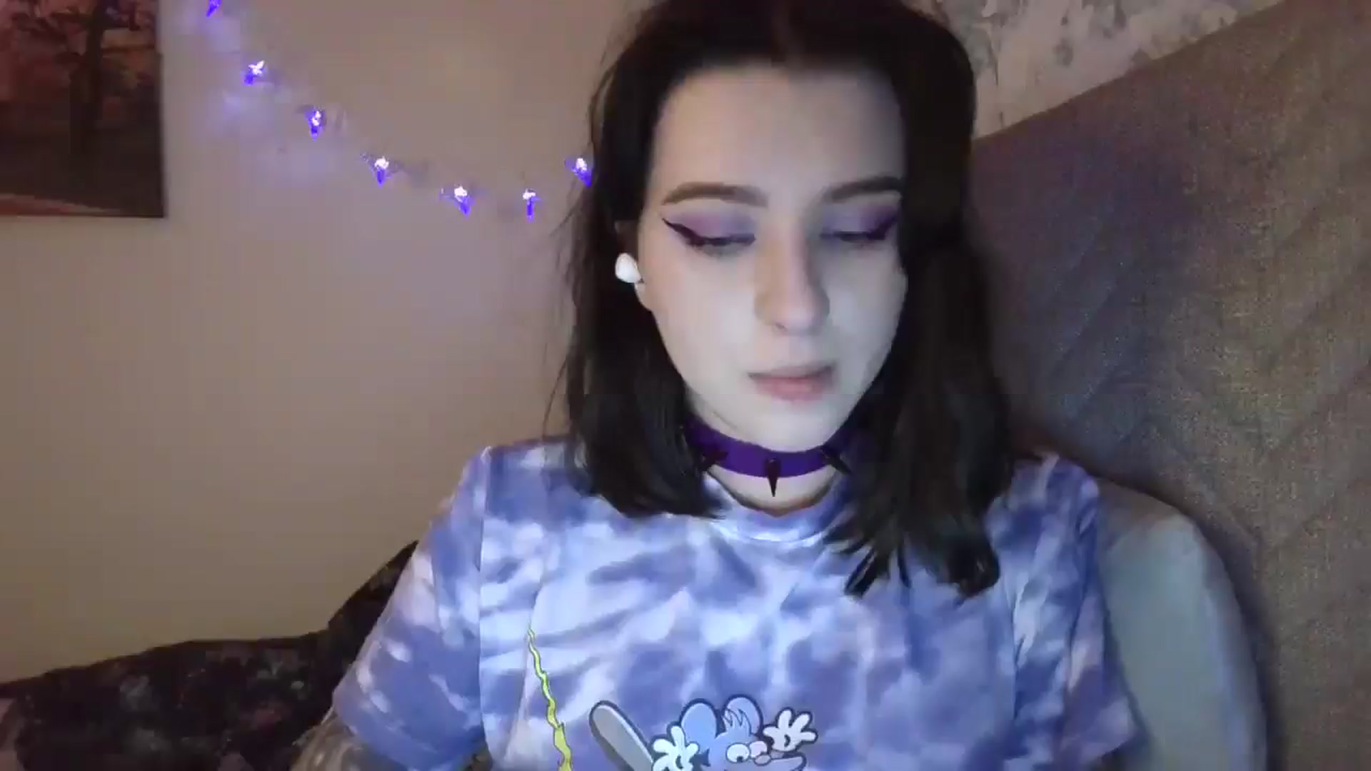 Gallery image thumbnail from Dreamy_devil's myfreecams stream on, 10/04/2025, 21:22 image 1 of 20