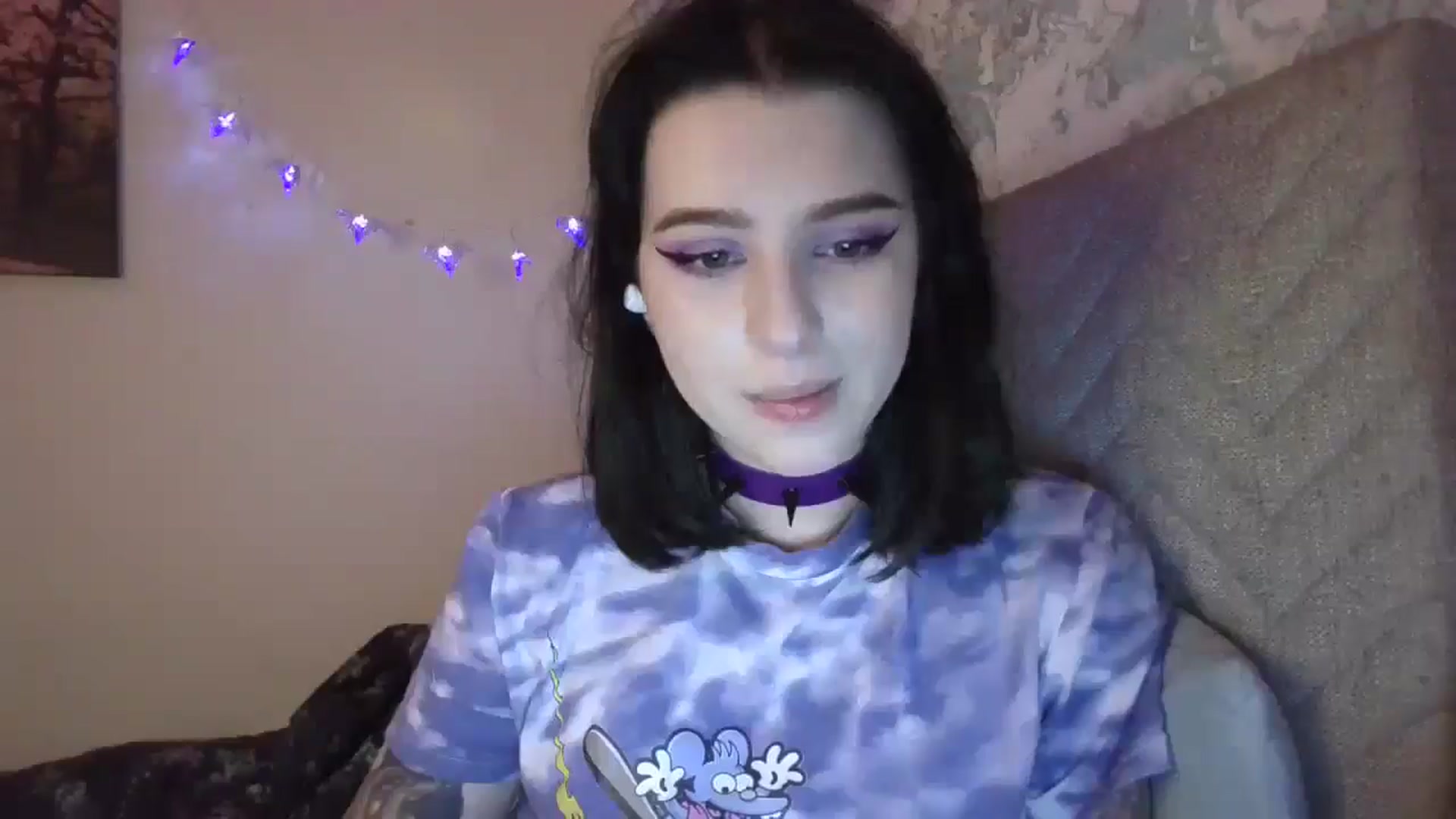 Gallery image thumbnail from Dreamy_devil's myfreecams stream on, 10/04/2025, 21:22 image 5 of 20