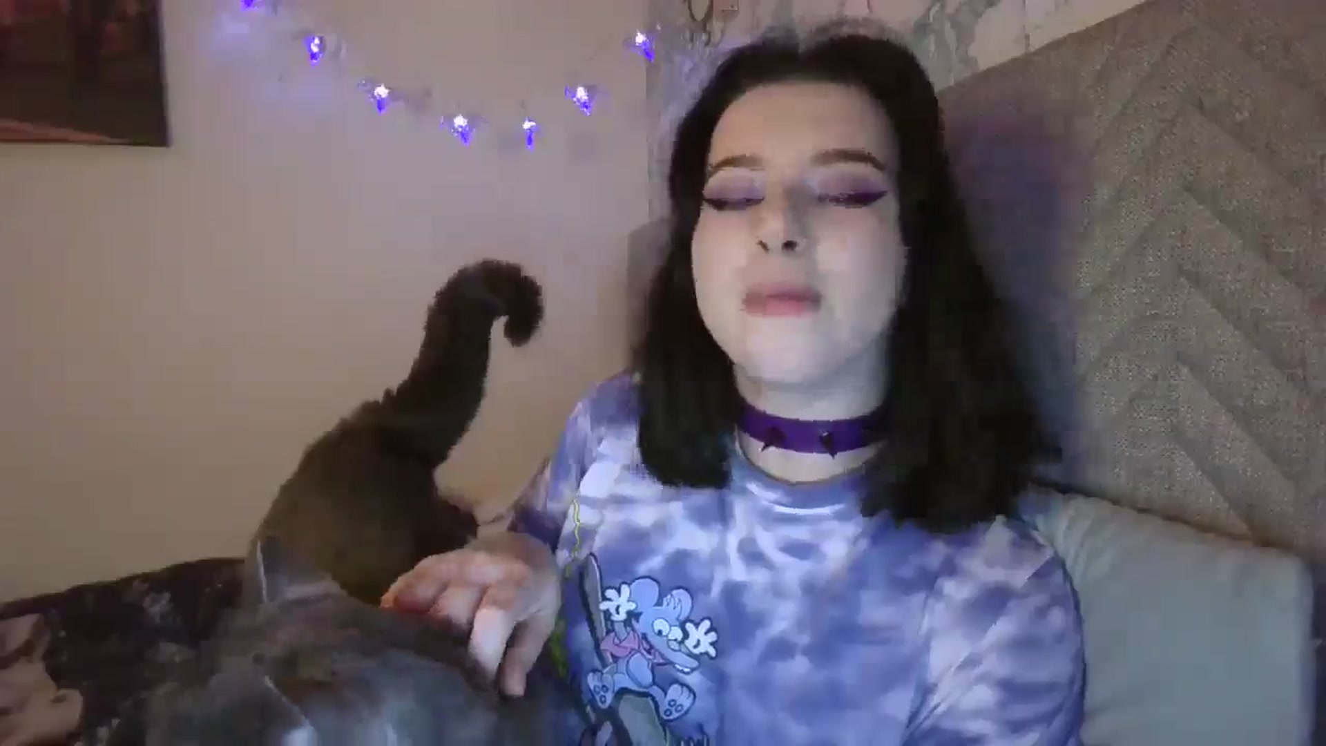 Gallery image thumbnail from Dreamy_devil's myfreecams stream on, 10/04/2025, 21:22 image 18 of 20