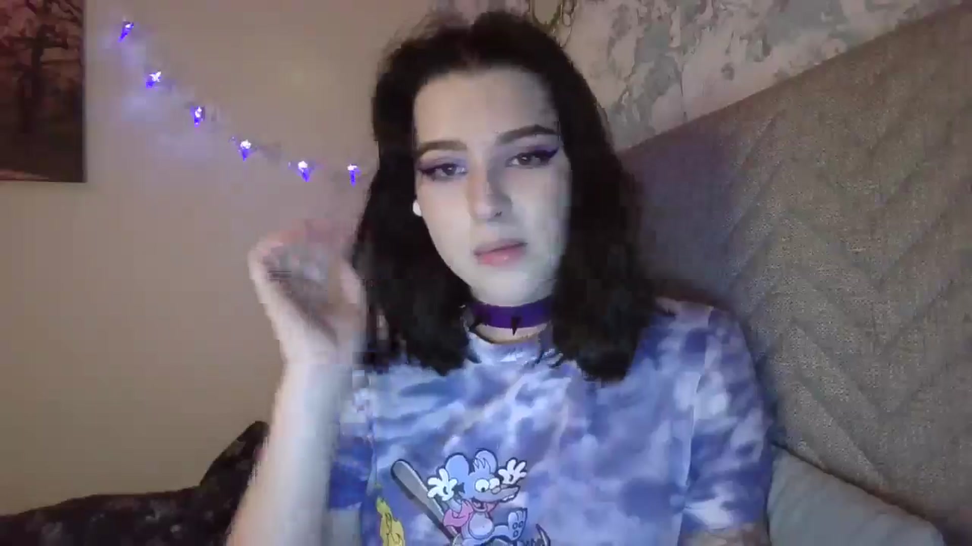 Gallery image thumbnail from Dreamy_devil's myfreecams stream on, 10/04/2025, 21:22 image 14 of 20