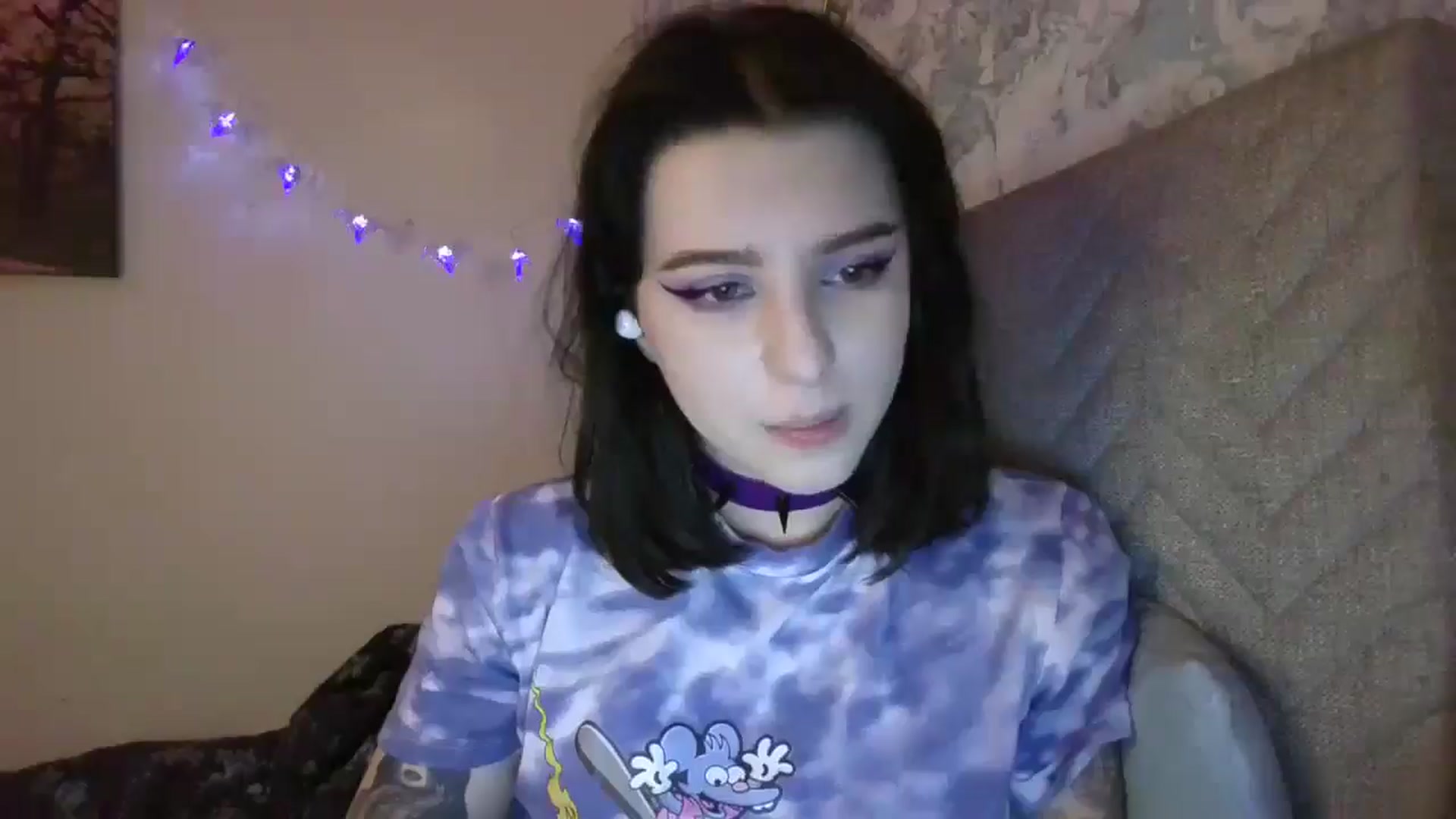 Gallery image thumbnail from Dreamy_devil's myfreecams stream on, 10/04/2025, 21:22 image 6 of 20
