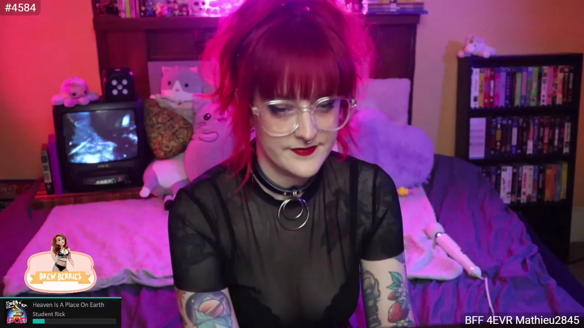 Gallery image thumbnail from DrewBerries's myfreecams stream on, 11/17/2022, 02:54 image 15 of 20