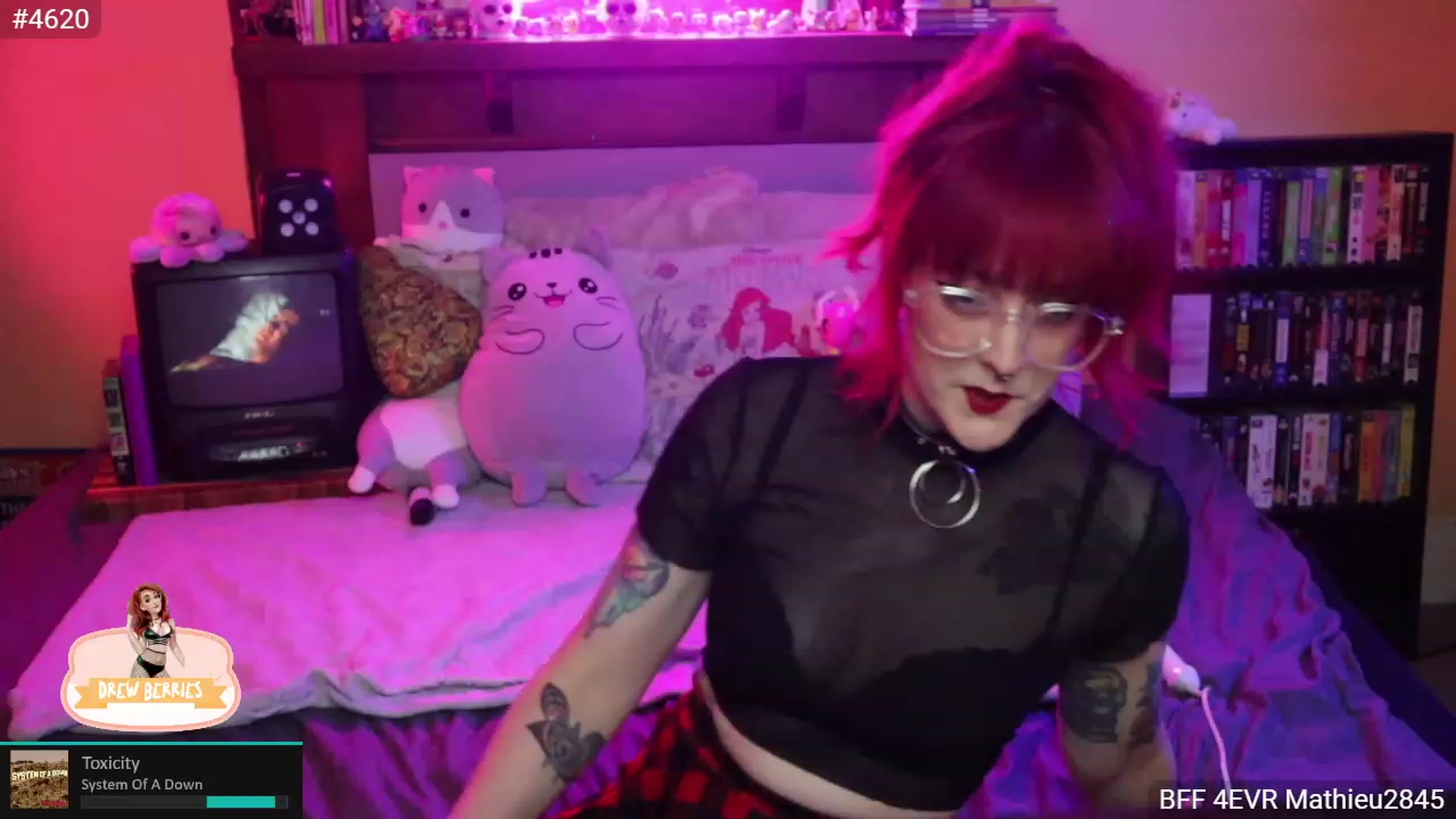 Gallery image thumbnail from DrewBerries's myfreecams stream on, 11/17/2022, 02:54 image 13 of 20