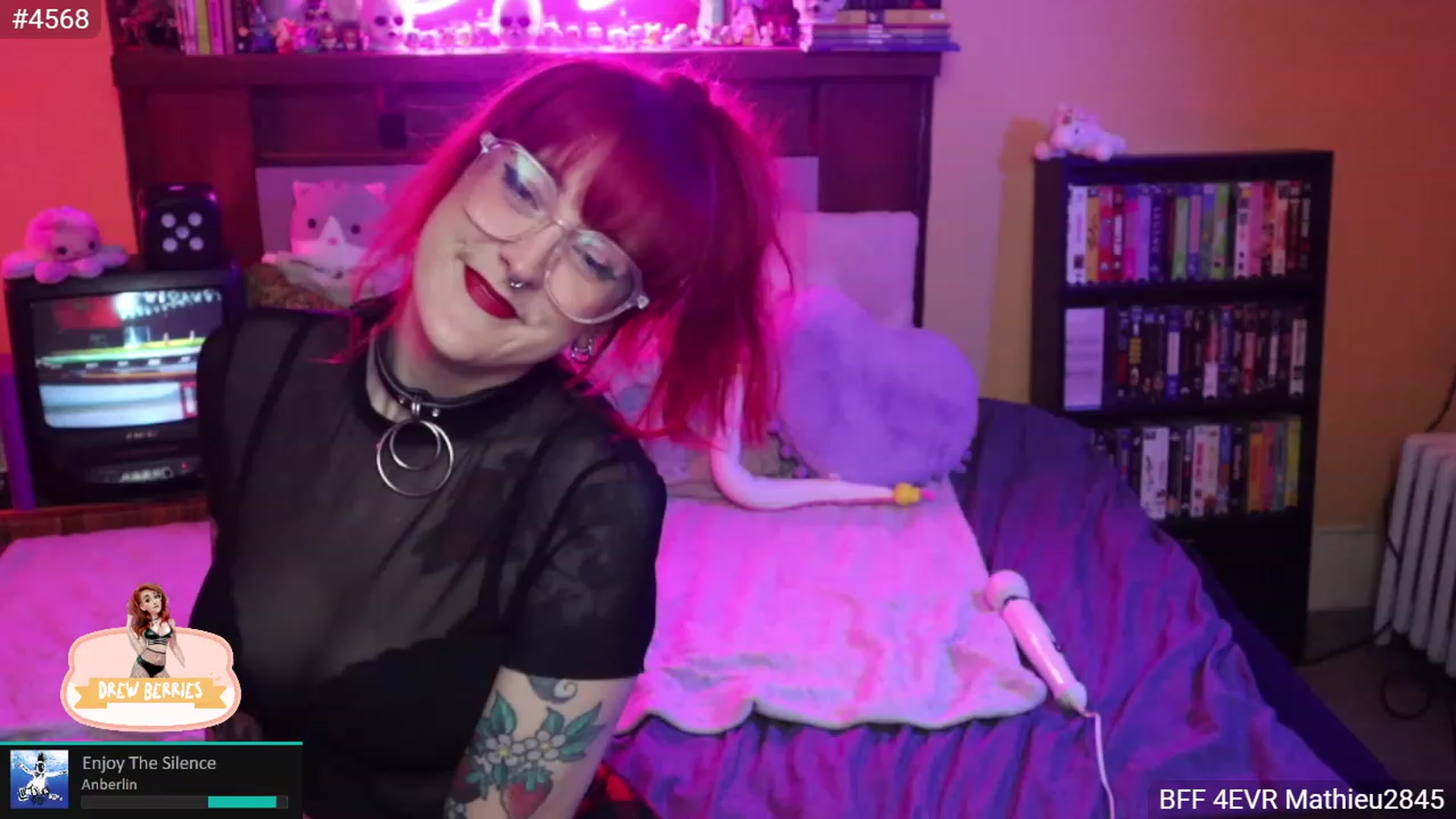 Gallery image thumbnail from DrewBerries's myfreecams stream on, 11/17/2022, 04:12 image 1 of 20