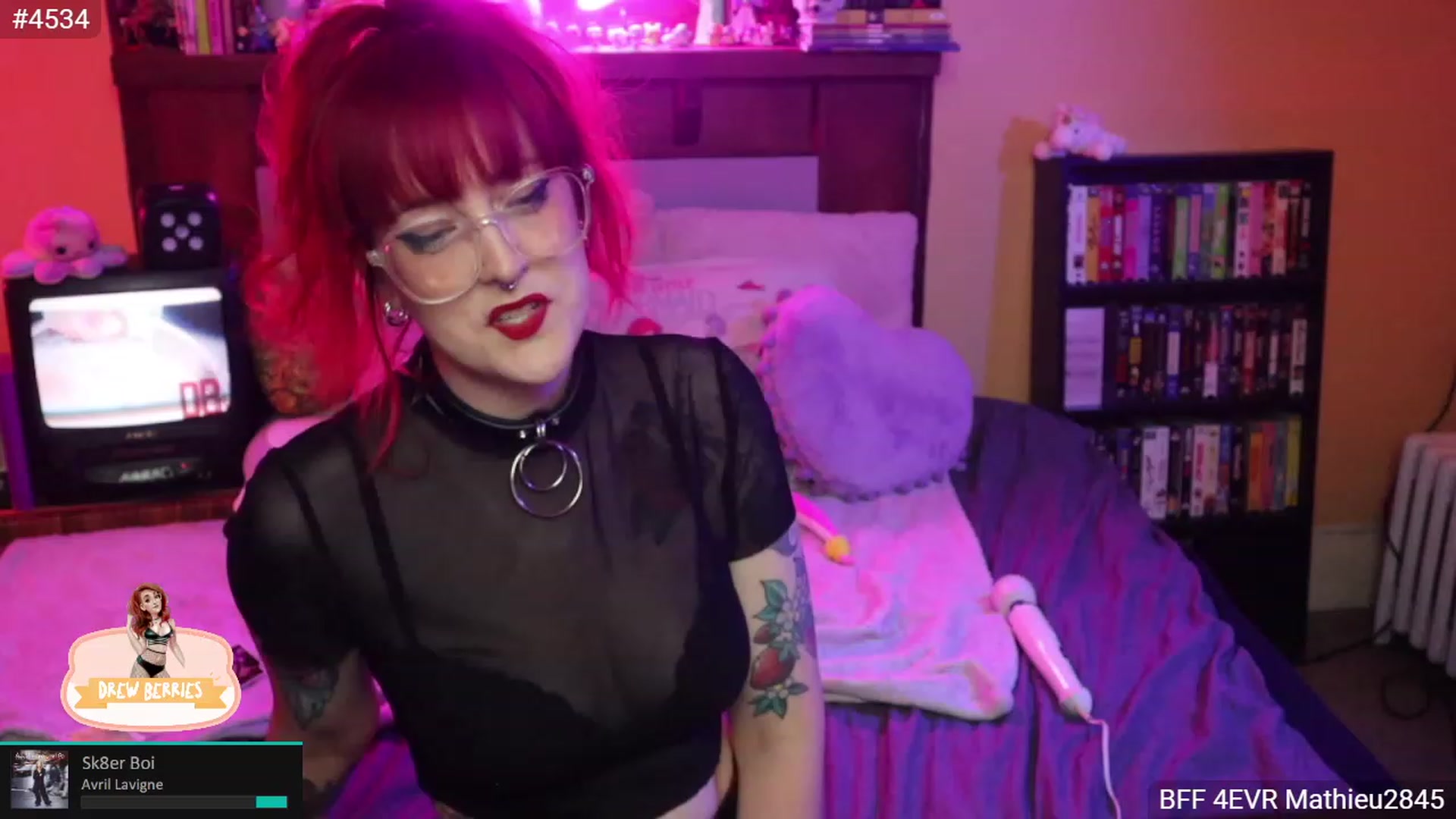 Gallery image thumbnail from DrewBerries's myfreecams stream on, 11/17/2022, 04:12 image 7 of 20