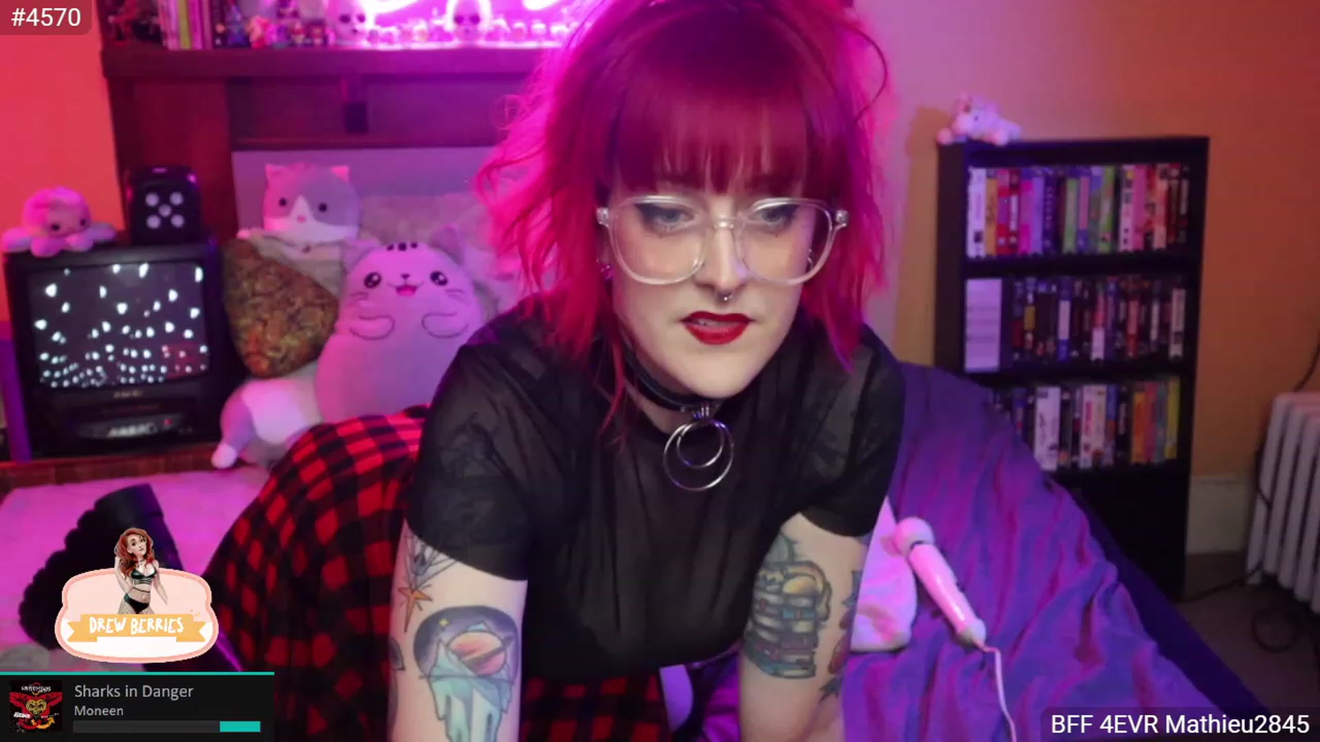 Gallery image thumbnail from DrewBerries's myfreecams stream on, 11/17/2022, 04:12 image 3 of 20