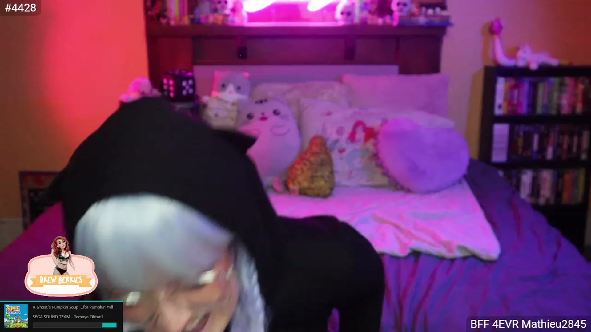 Gallery image thumbnail from DrewBerries's myfreecams stream on, 11/22/2022, 02:50 image 2 of 20