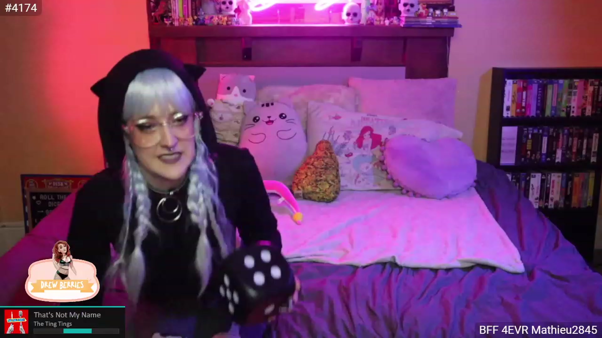 Gallery image thumbnail from DrewBerries's myfreecams stream on, 11/22/2022, 02:50 image 19 of 20
