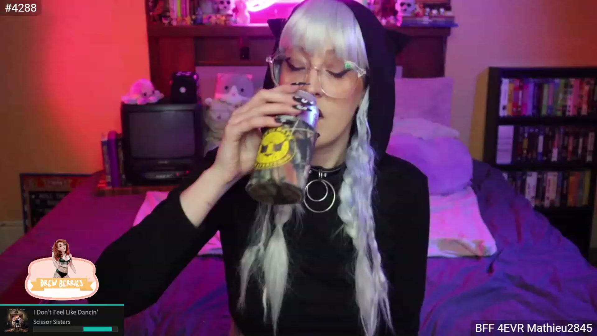 Gallery image thumbnail from DrewBerries's myfreecams stream on, 11/22/2022, 02:50 image 7 of 20