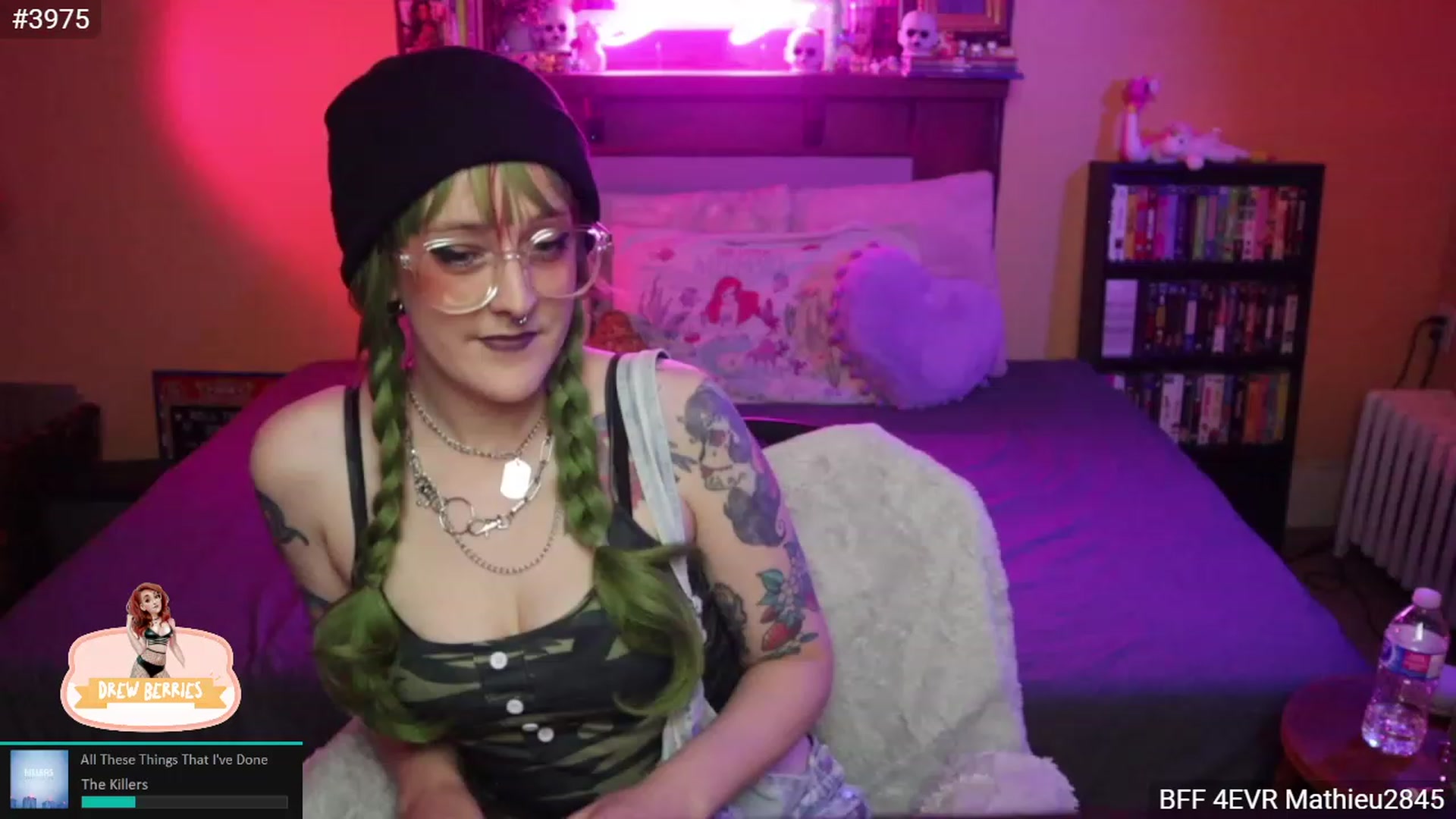 Gallery image thumbnail from DrewBerries's myfreecams stream on, 11/23/2022, 02:34 image 19 of 20
