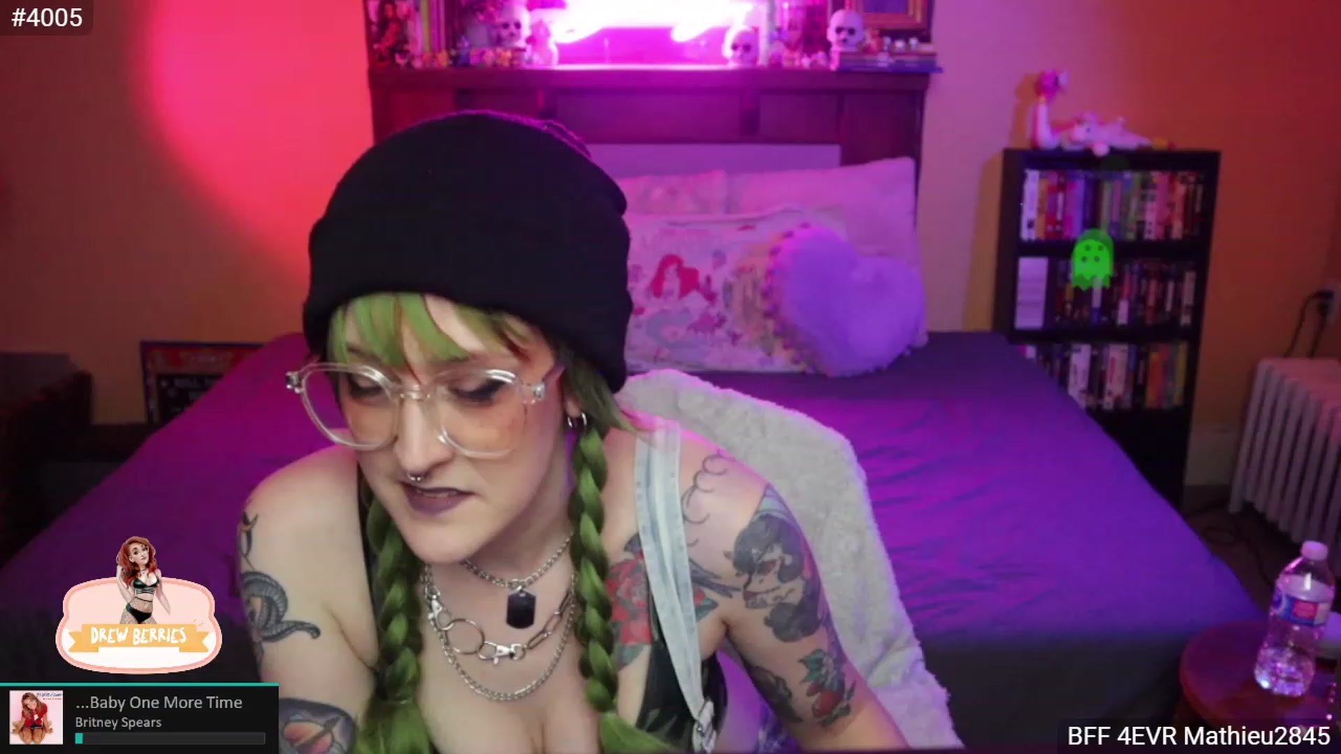 Gallery image thumbnail from DrewBerries's myfreecams stream on, 11/23/2022, 02:34 image 12 of 20